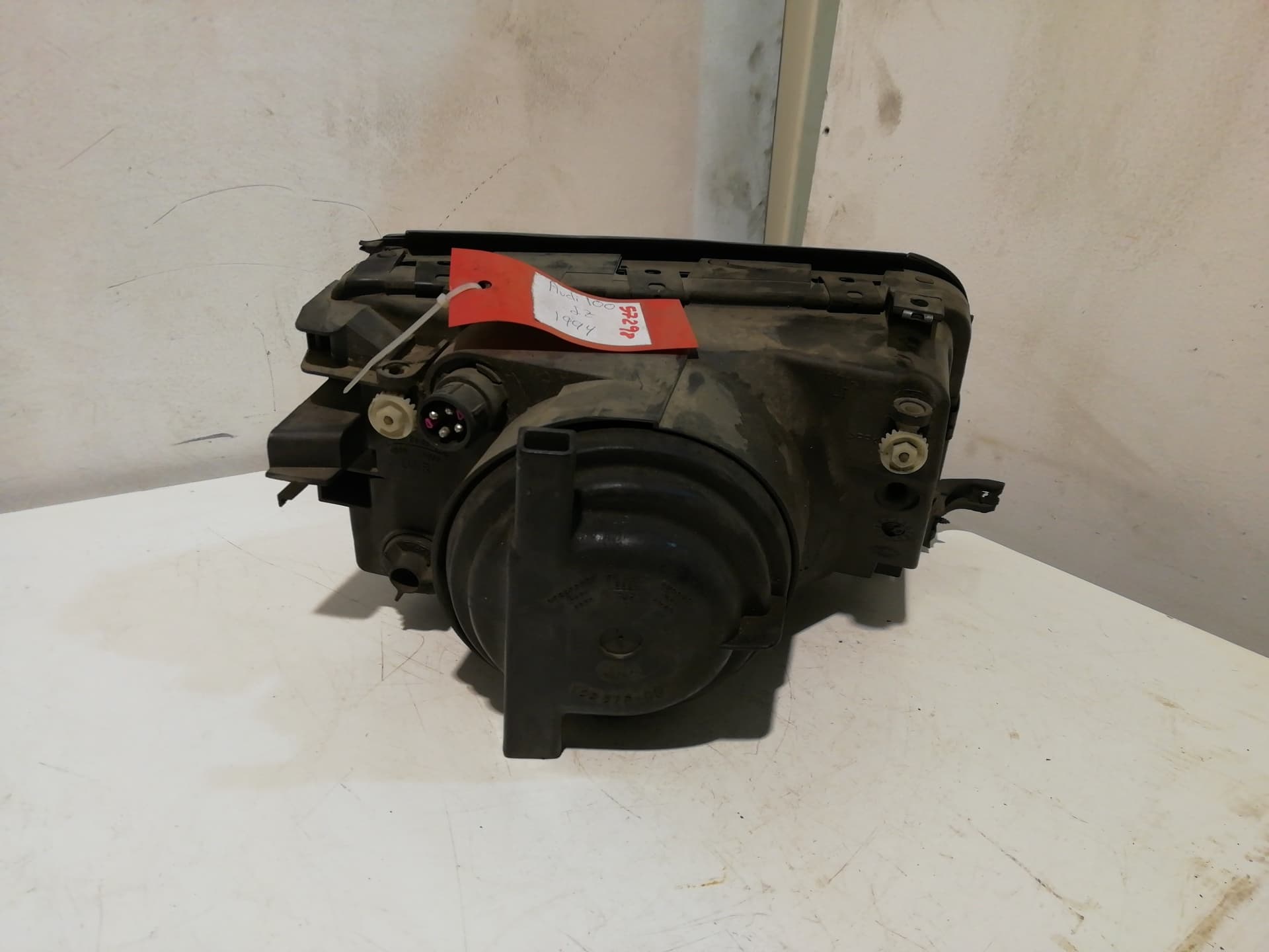 Faro izquierdo AUDI 100 AVANT (C4) 2