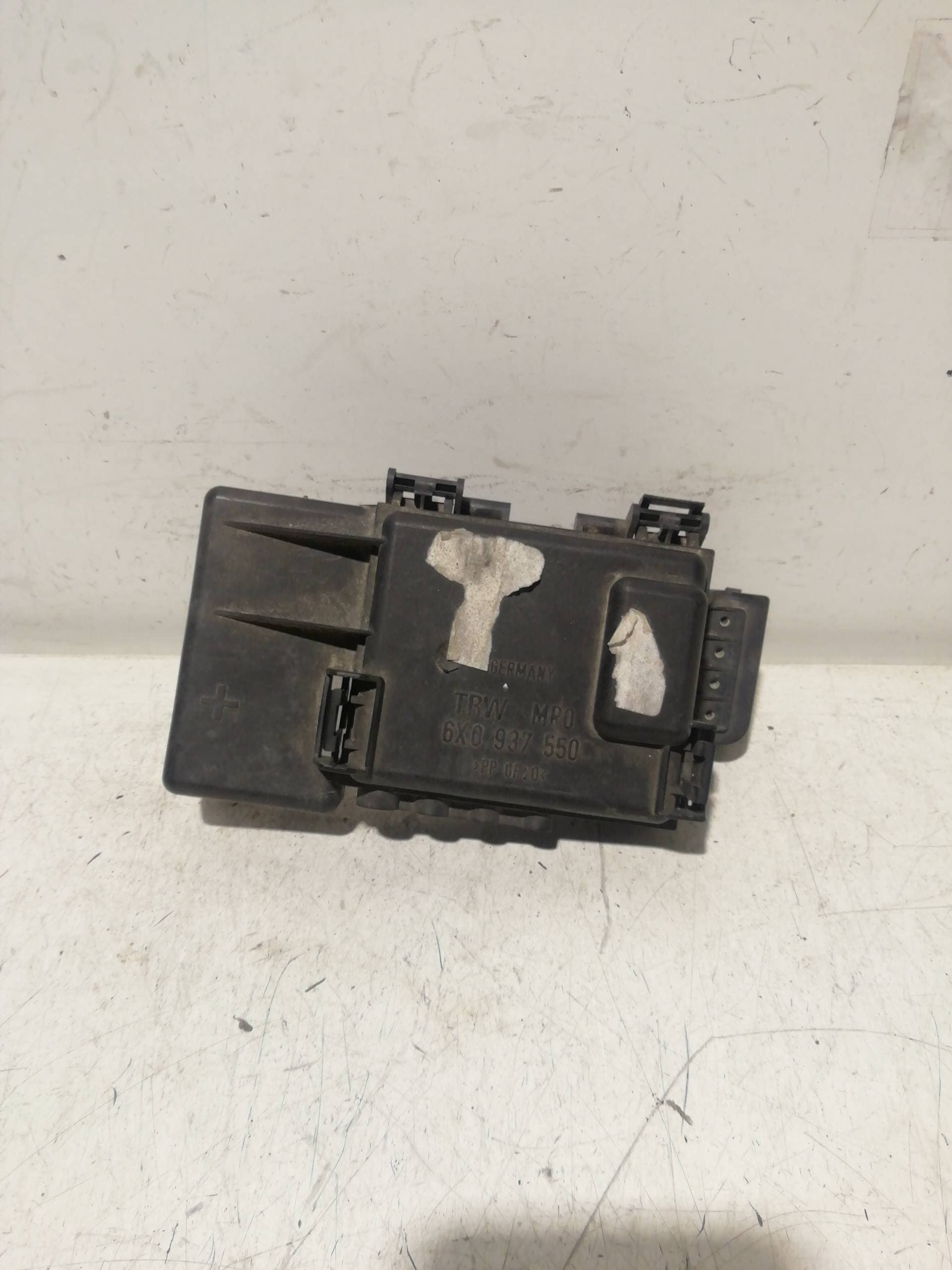 Caja reles / fusibles VOLKSWAGEN POLO BERLINA (6N1)