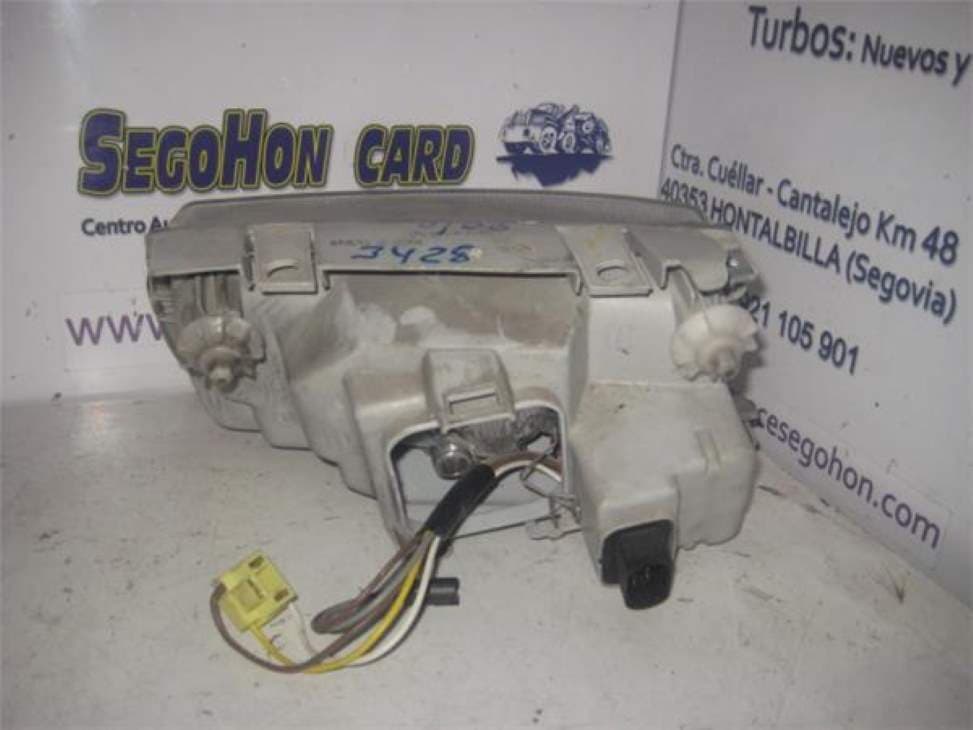 Faro derecho VOLKSWAGEN POLO BERLINA (6N1) 2