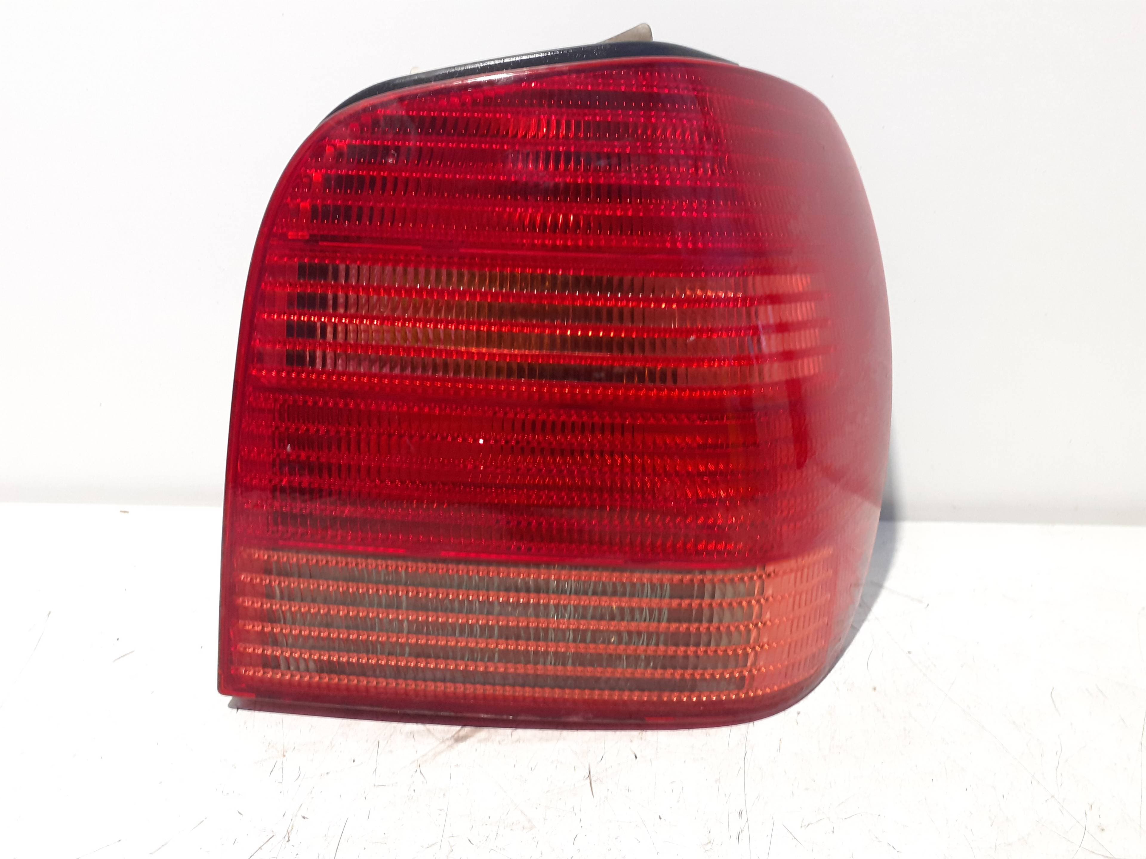 Piloto trasero derecho VOLKSWAGEN POLO BERLINA (6N1)