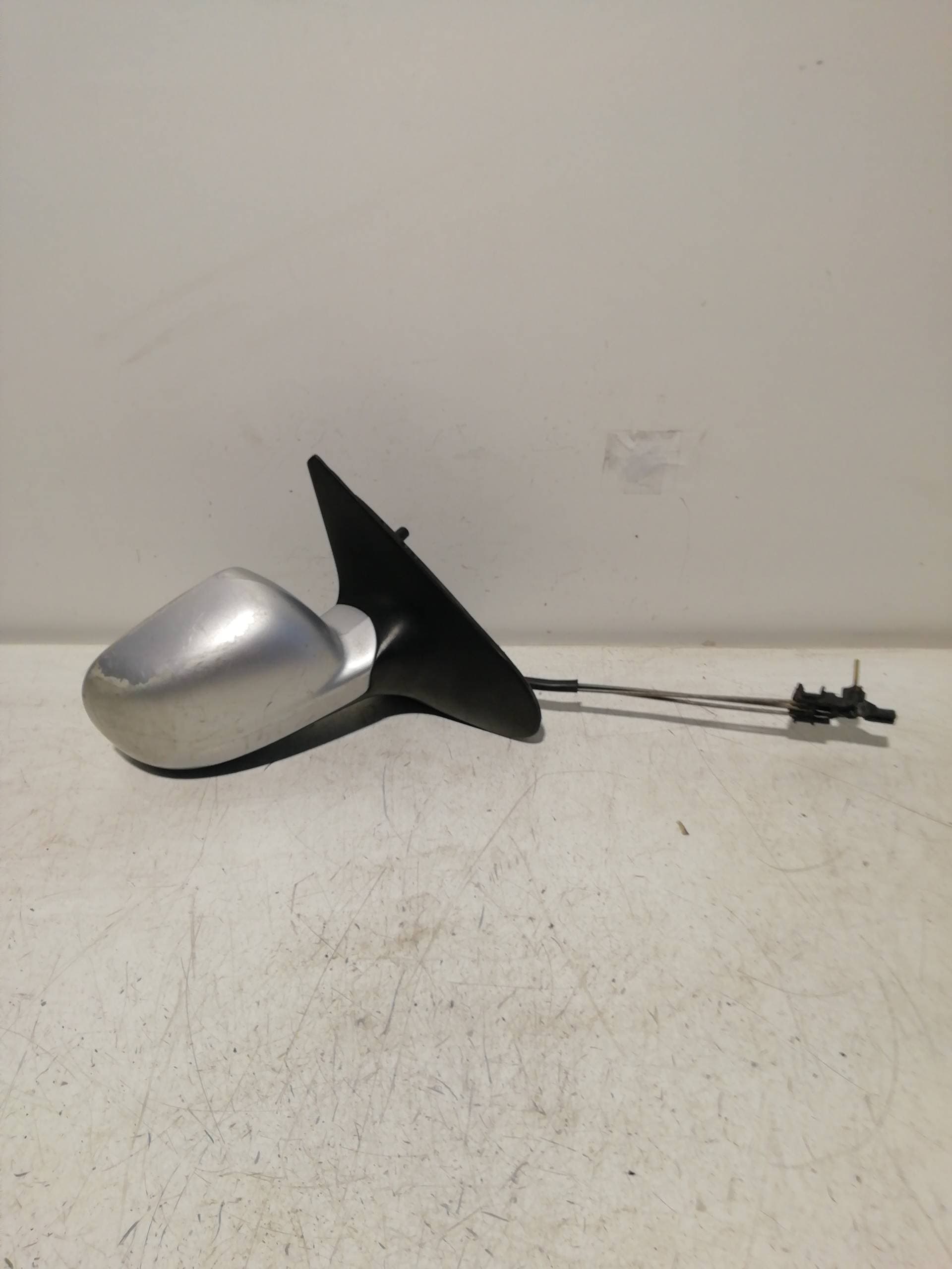Retrovisor derecho VOLKSWAGEN POLO BERLINA (6N1) 2