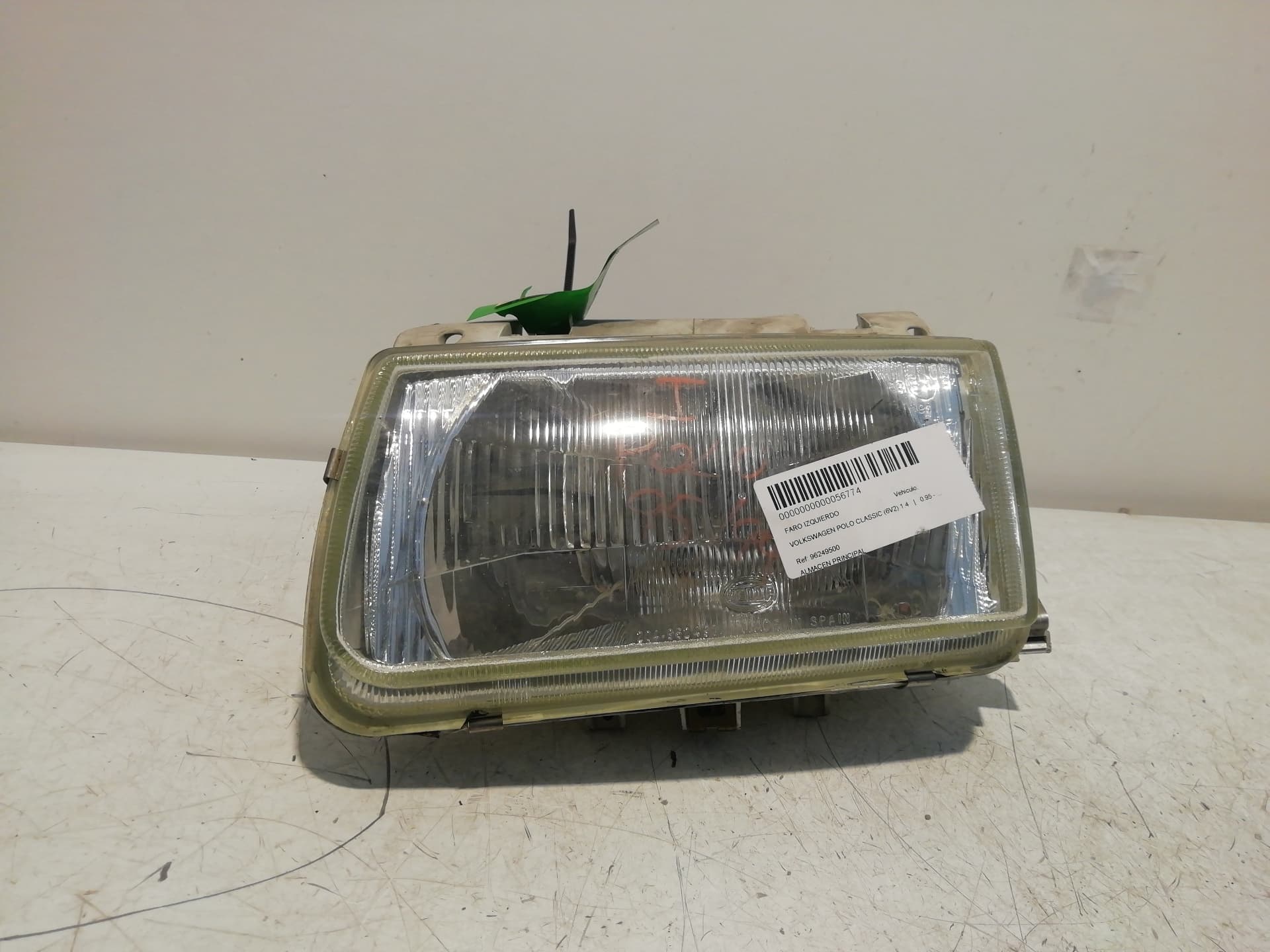 Faro izquierdo VOLKSWAGEN POLO CLASSIC (6V2)