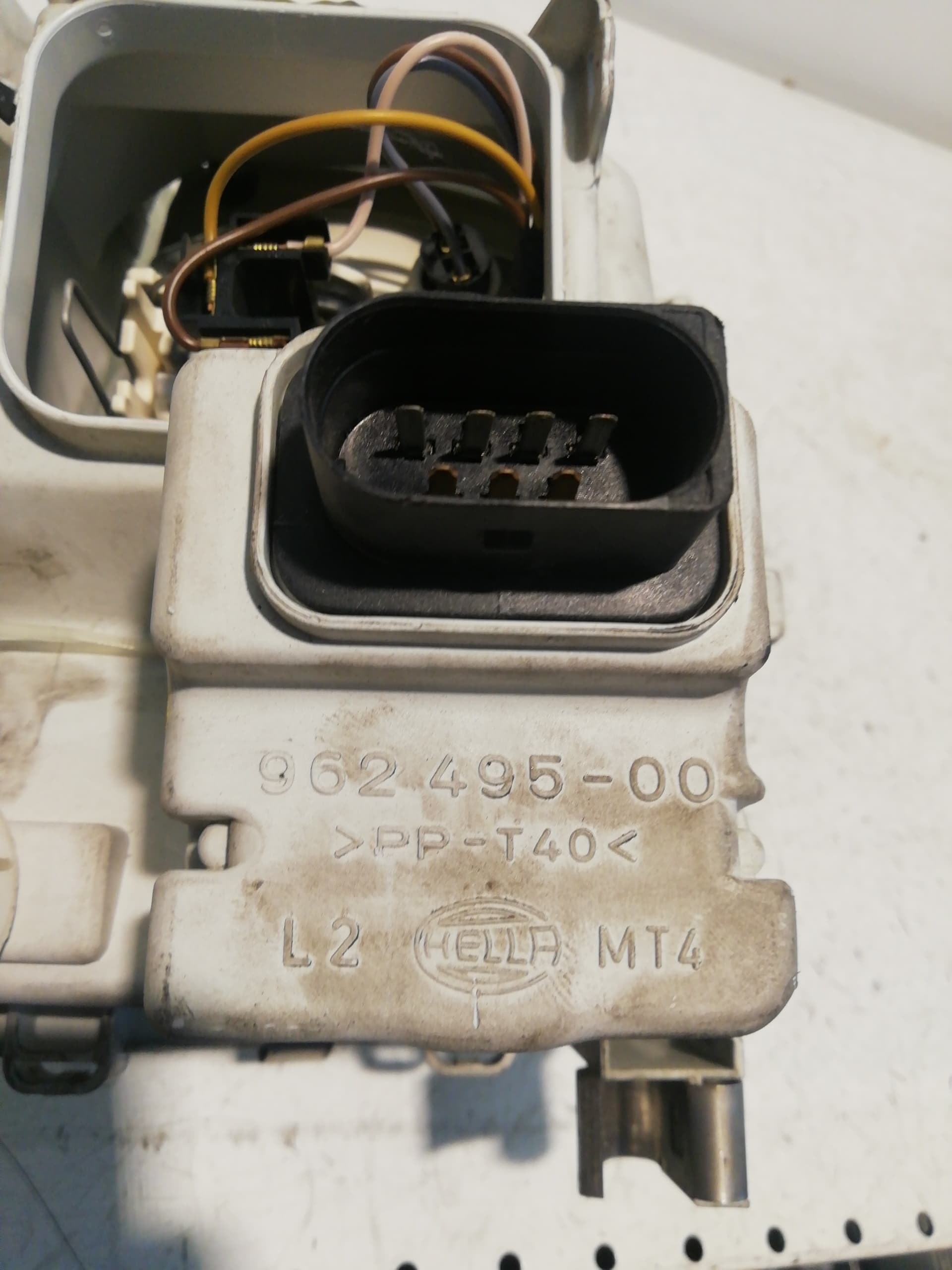 Faro izquierdo VOLKSWAGEN POLO CLASSIC (6V2) 2