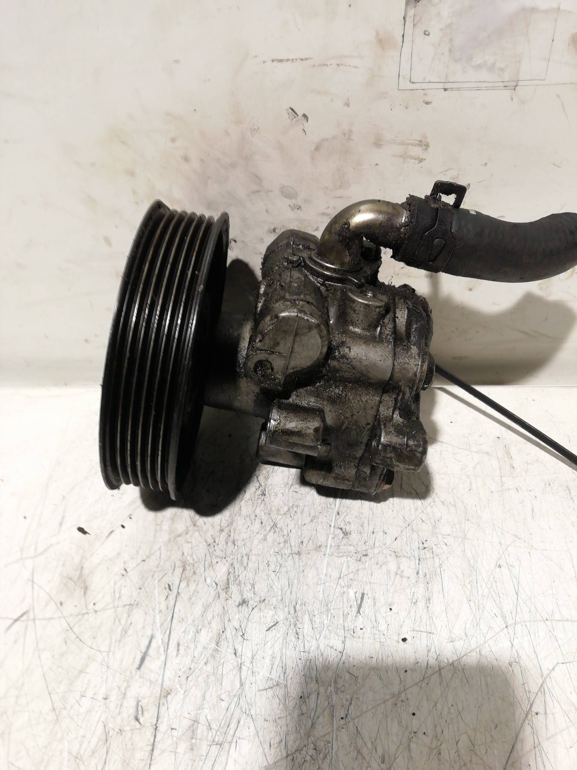 Bomba direccion VOLKSWAGEN GOLF IV BERLINA (1J1) 3