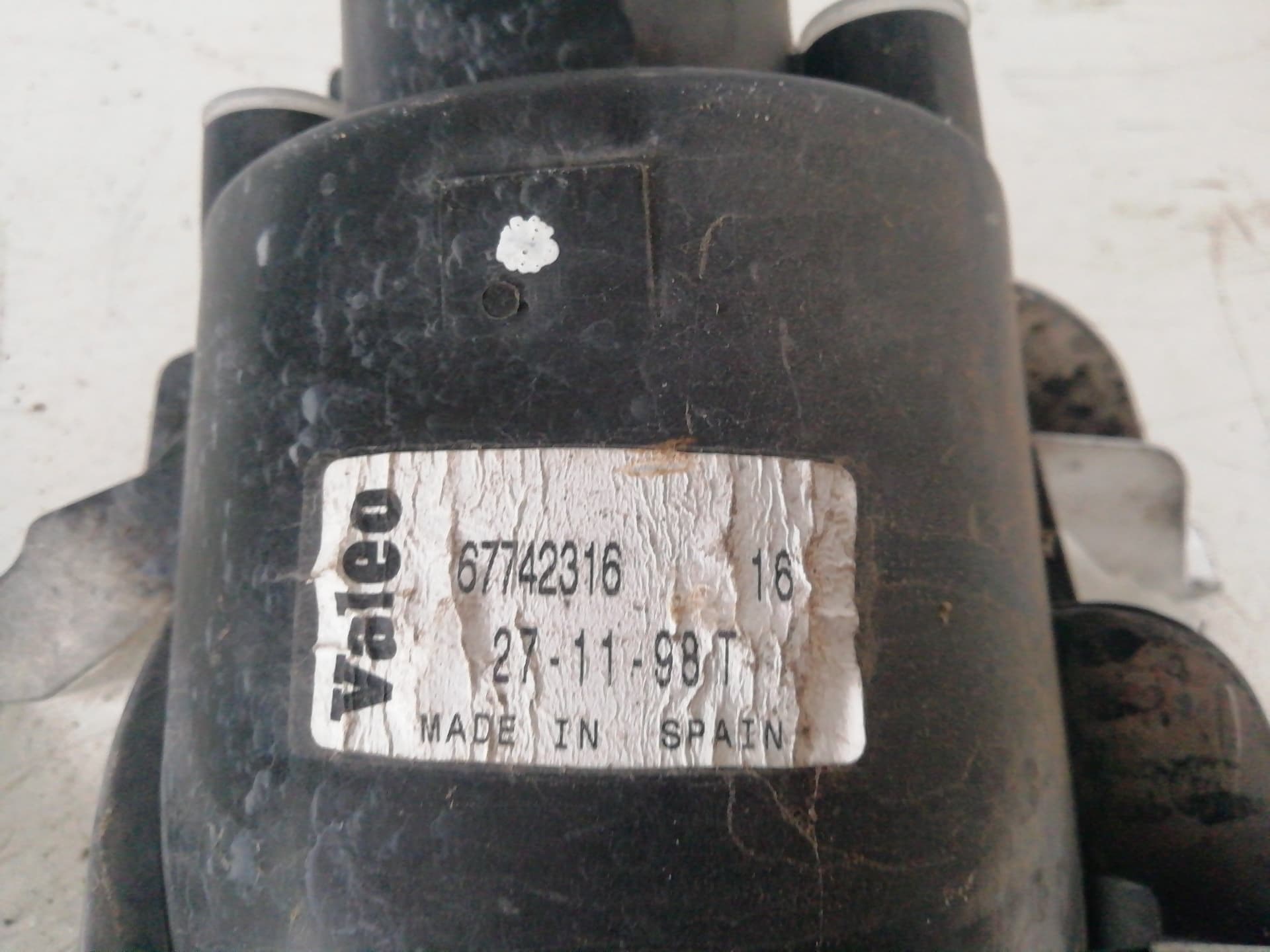 Faro antiniebla izquierdo PEUGEOT 206 BERLINA 2