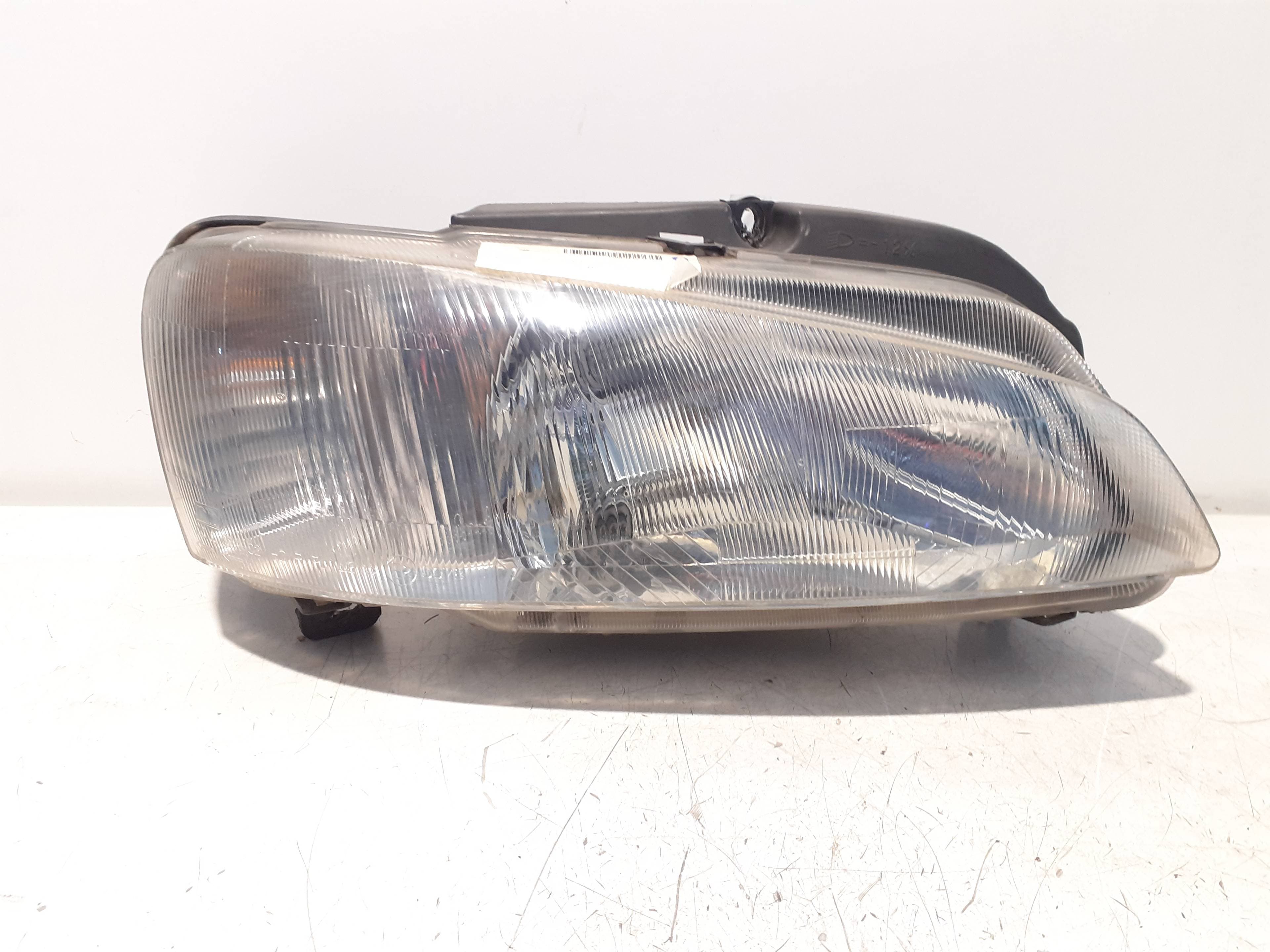 Faro izquierdo PEUGEOT 106 (S2)