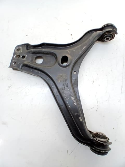 Brazo suspension inferior delantero izquierdo AUDI 80 B4 SEDÁN (8C2) 2