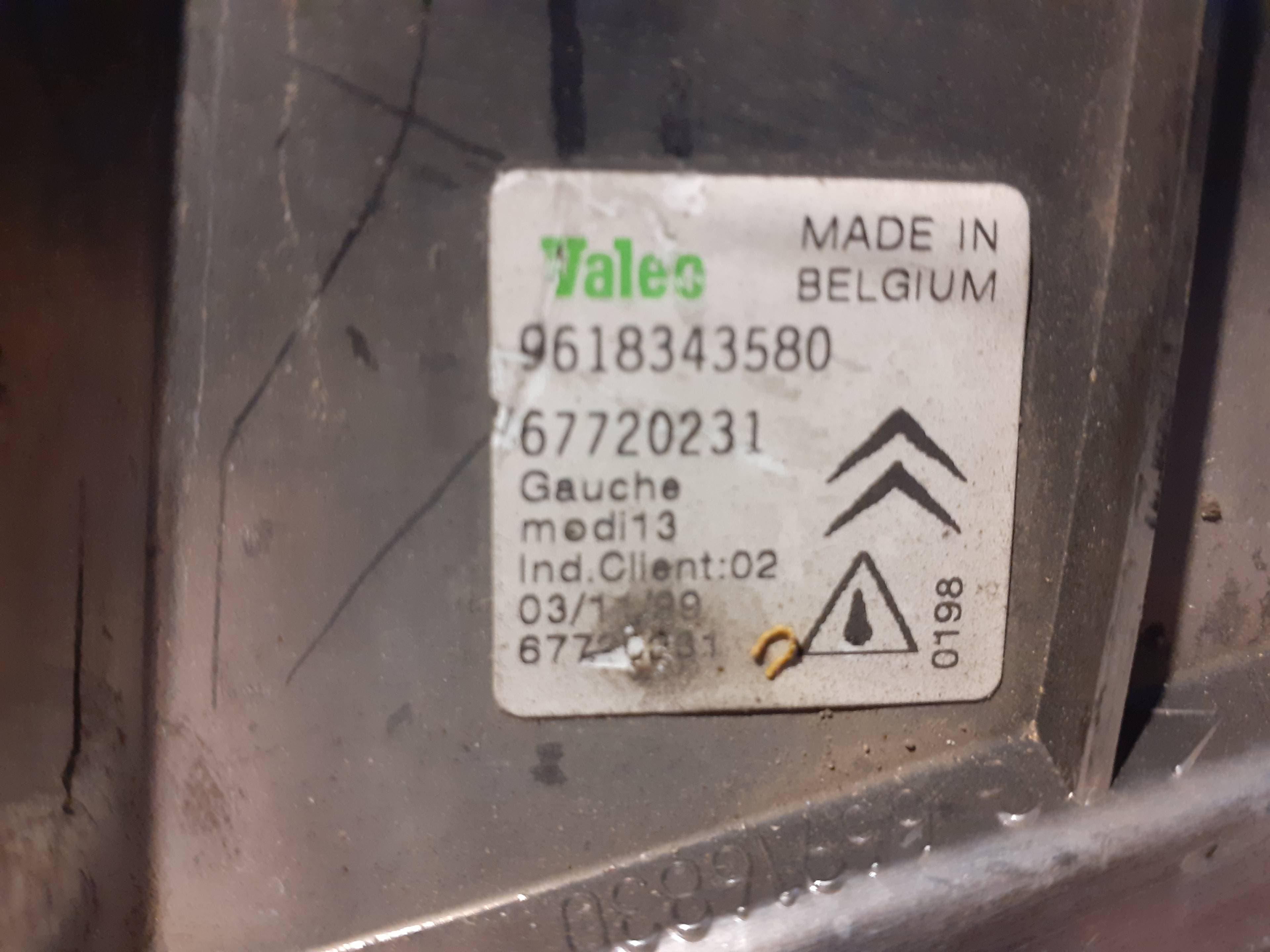 Faro antiniebla izquierdo CITROEN SAXO 2