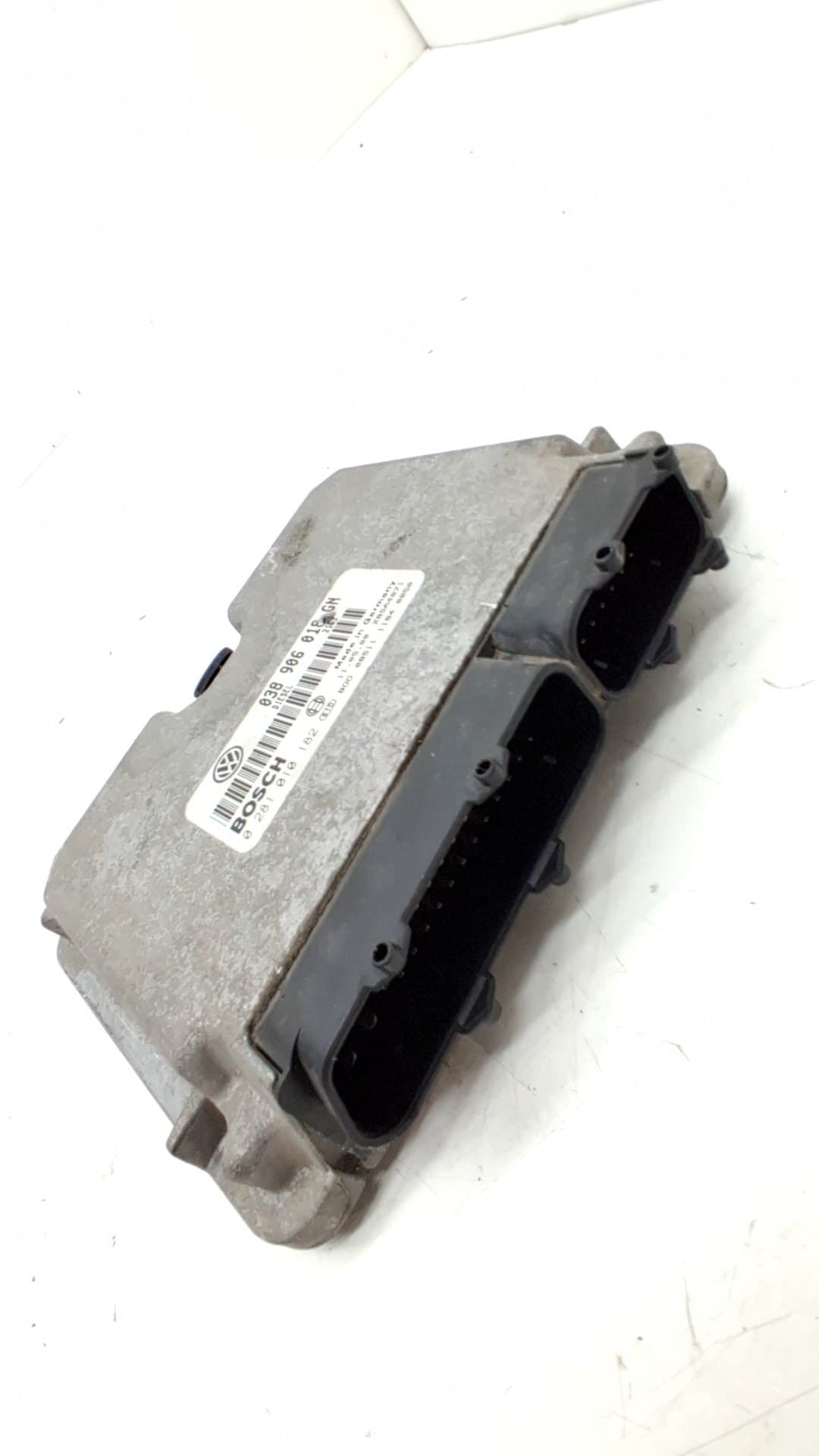Centralita motor uce SKODA OCTAVIA BERLINA (1U2)