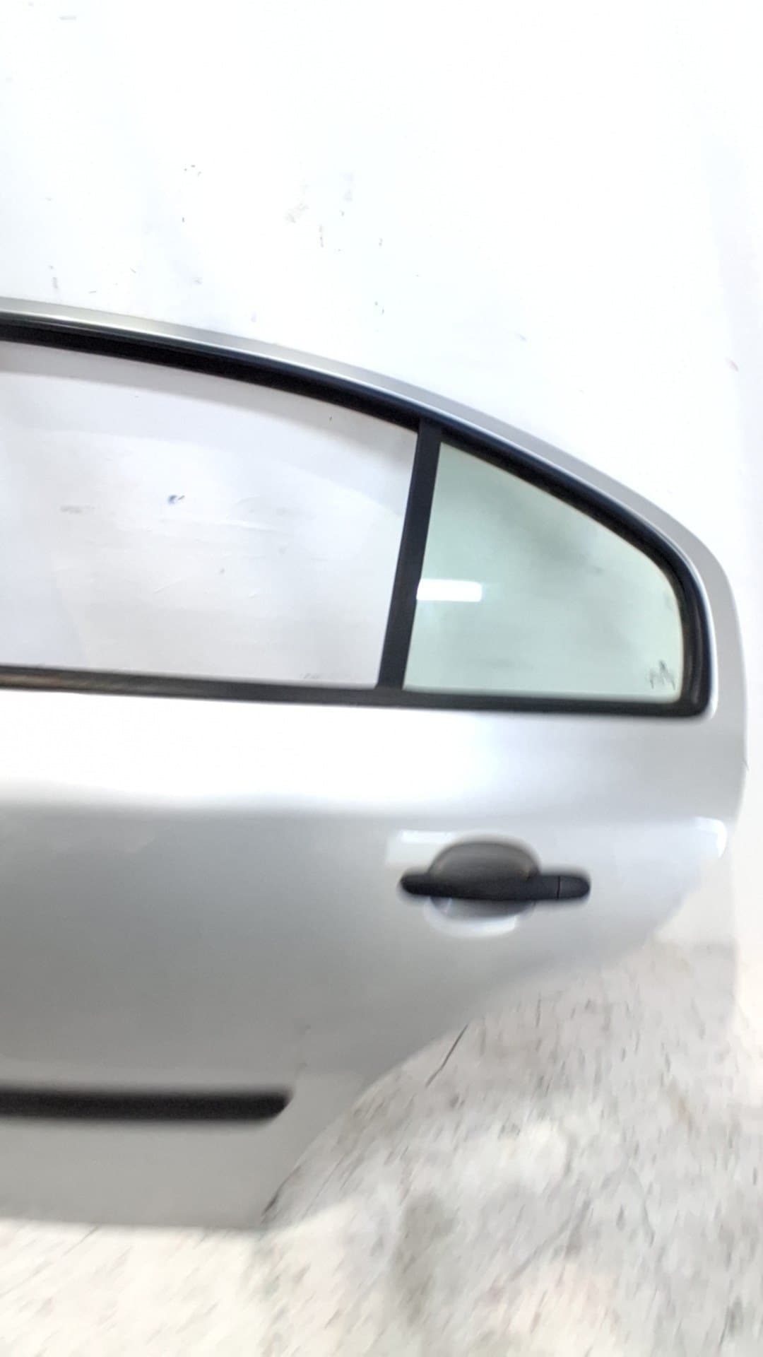 Puerta trasera izquierda SKODA OCTAVIA BERLINA (1U2) 2