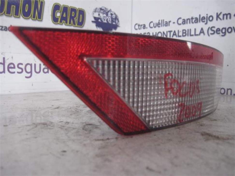 Piloto trasero derecho paragolpes FORD FOCUS LIM