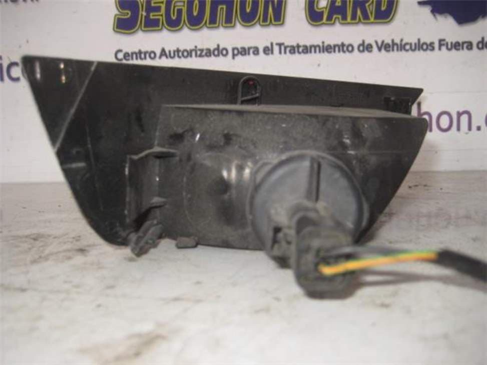 Piloto trasero derecho paragolpes FORD FOCUS LIM 2