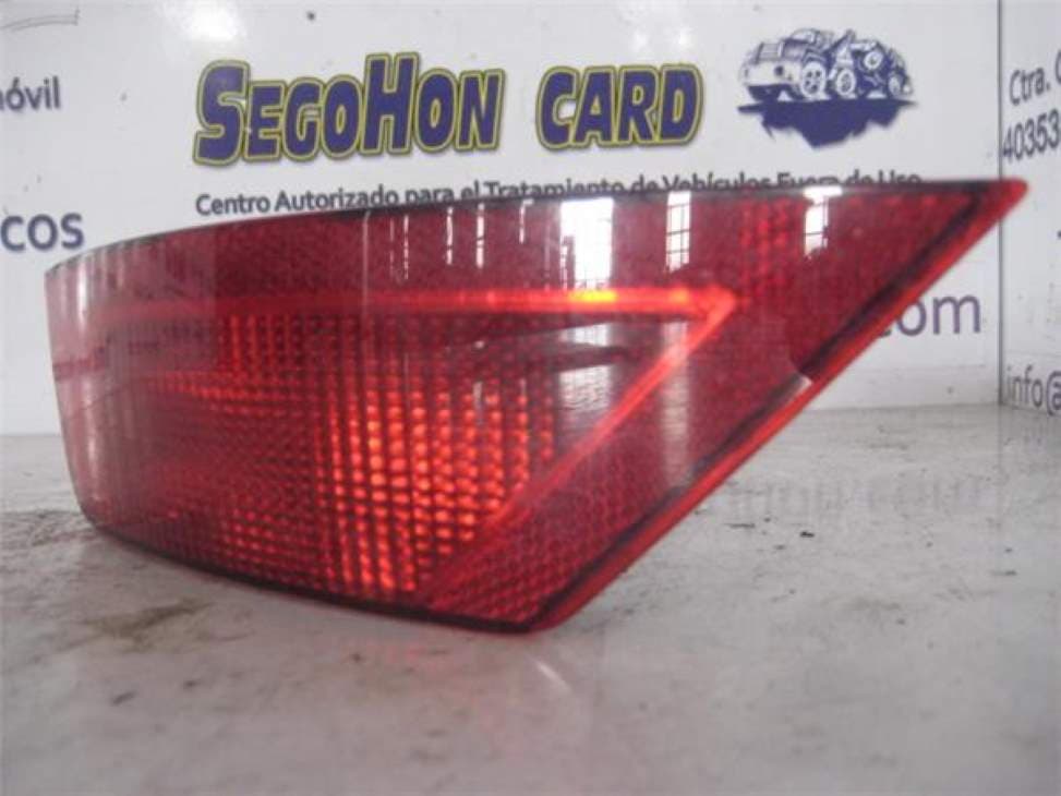 Faro antiniebla trasero izquierdo FORD FOCUS LIM 3