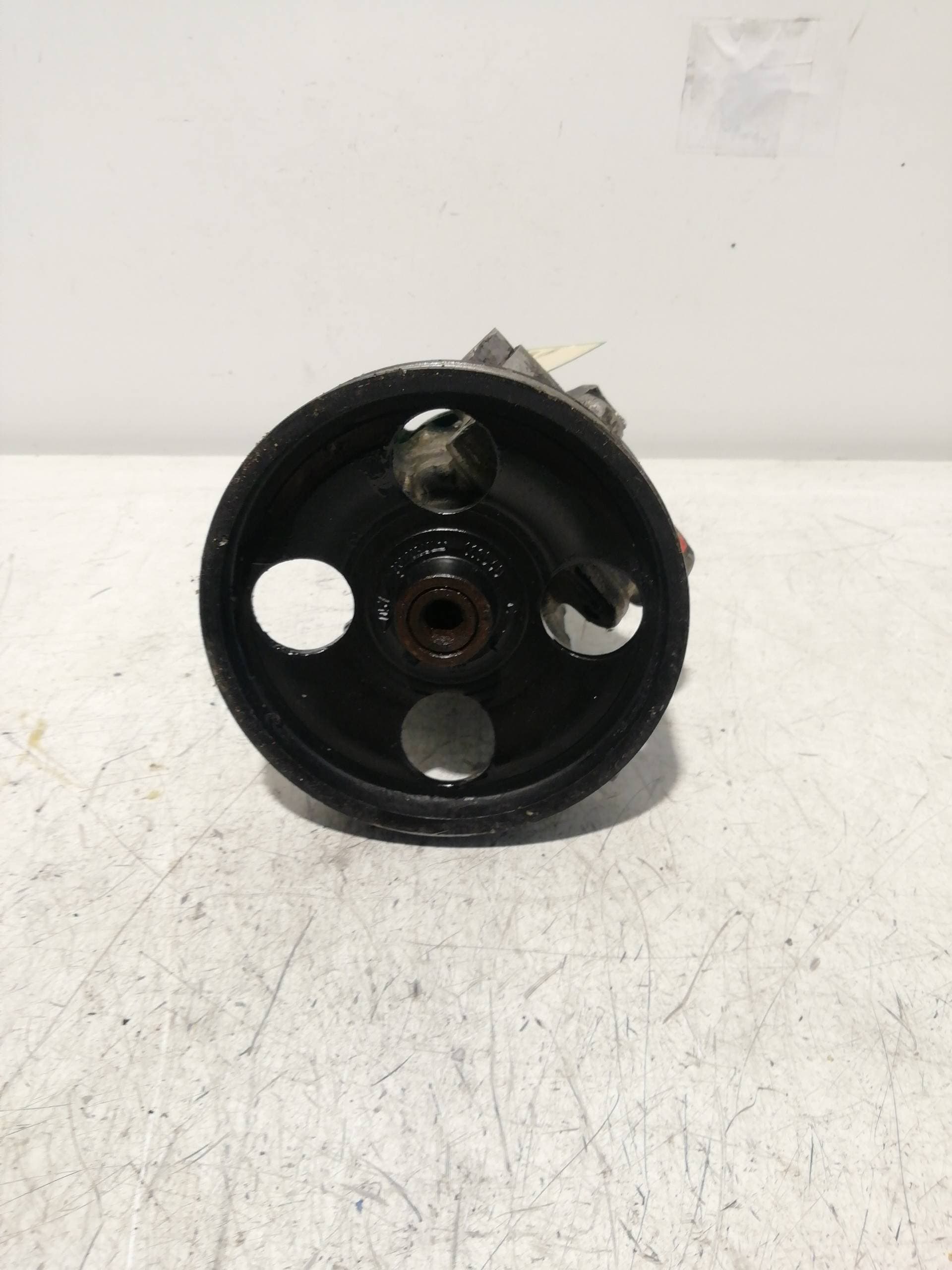 Bomba direccion MITSUBISHI CARISMA BERLINA 4 (DA0) 2
