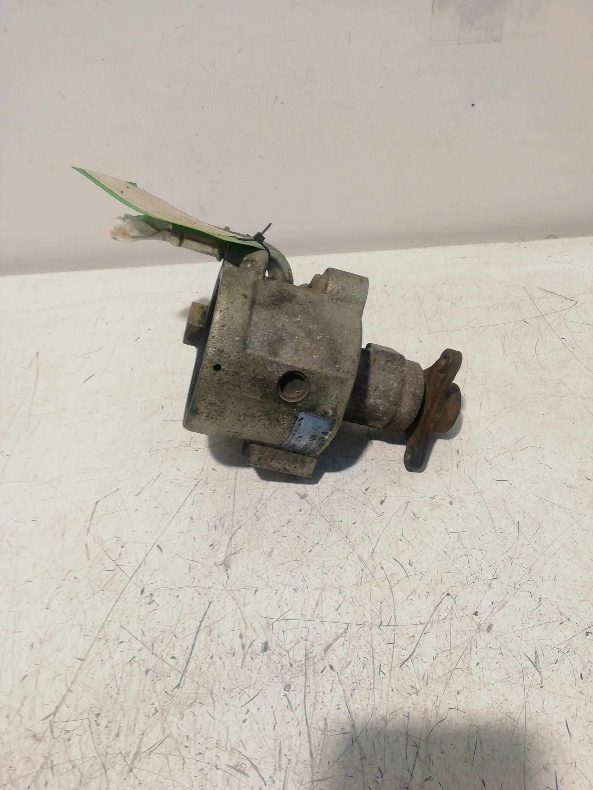 Bomba direccion MITSUBISHI CARISMA BERLINA 4 (DA0) 3