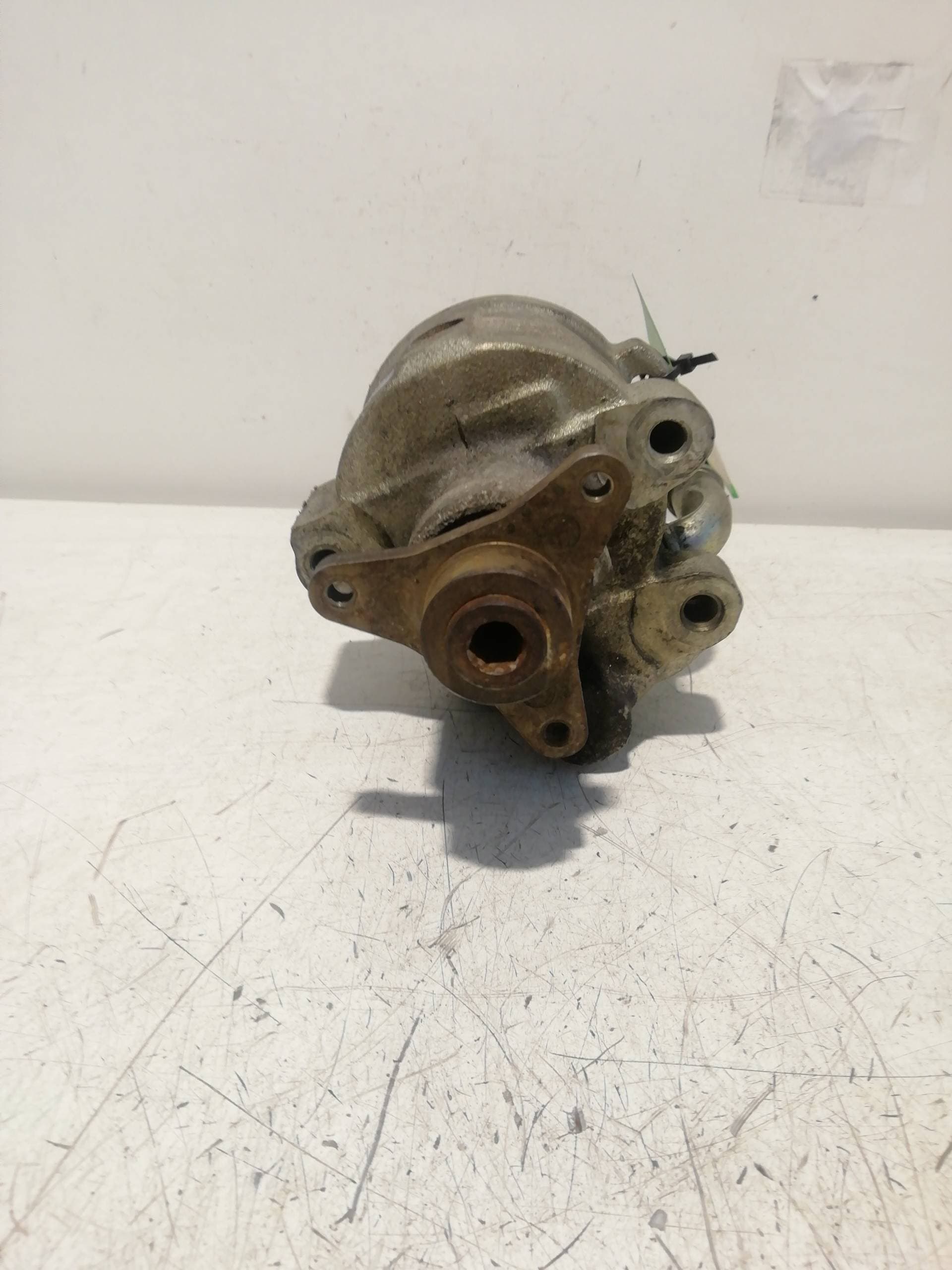 Bomba direccion MITSUBISHI CARISMA BERLINA 4 (DA0) 2