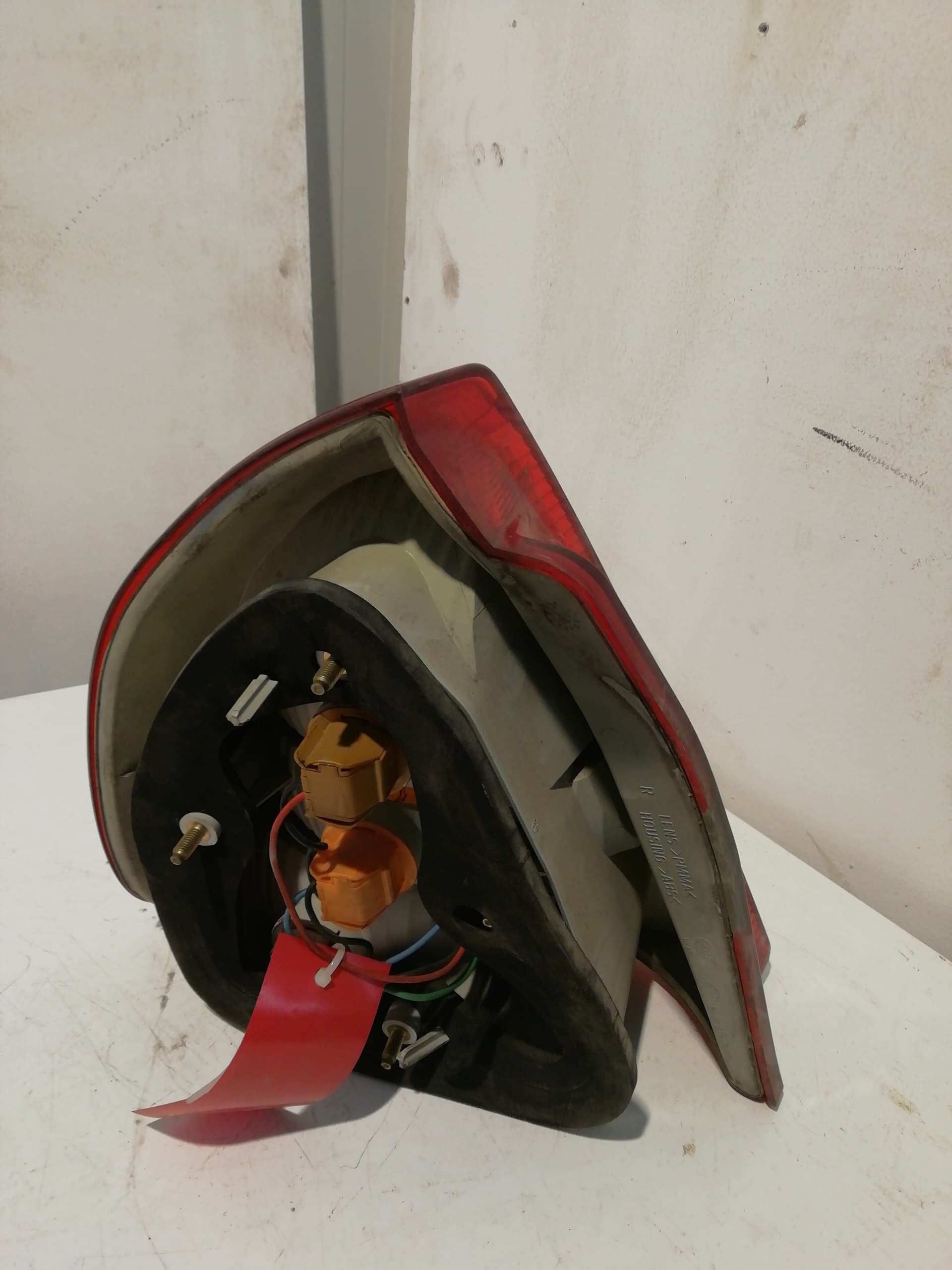 Piloto trasero derecho MITSUBISHI CARISMA BERLINA 4 (DA0) 2