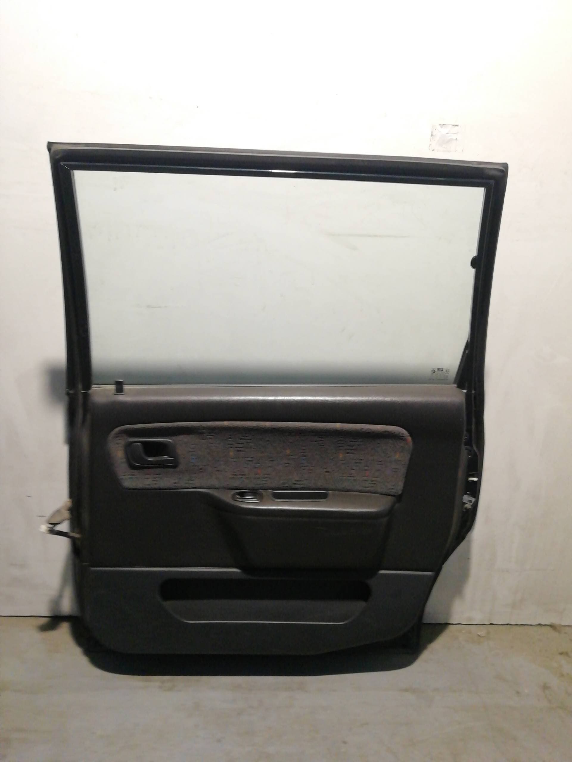 Elevalunas trasero derecho MITSUBISHI CARISMA BERLINA 4 (DA0)