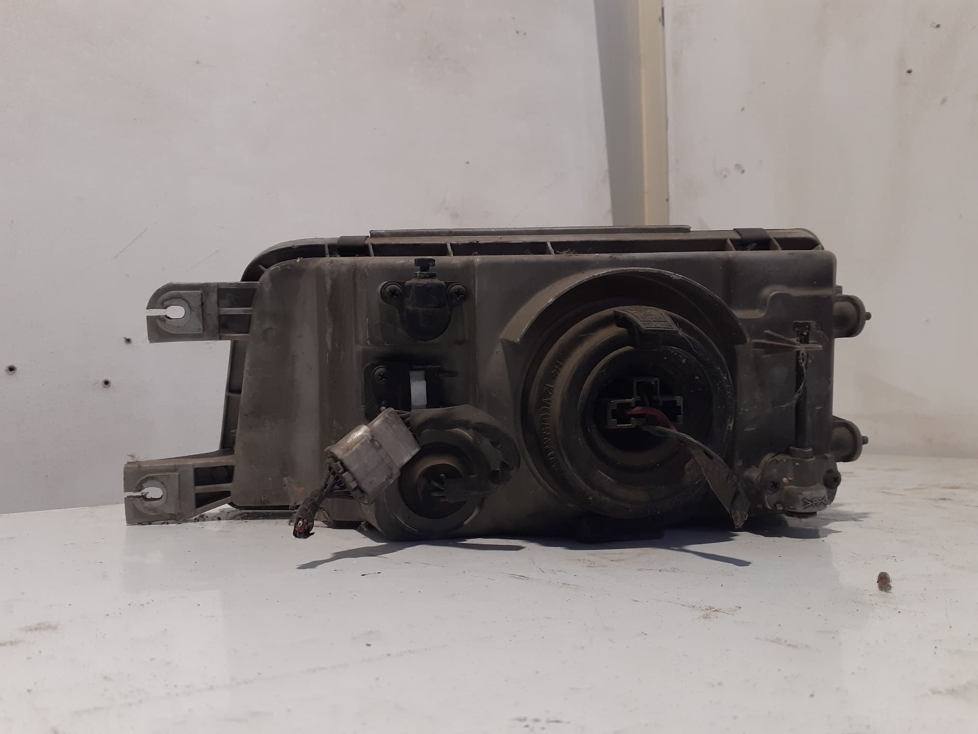Faro derecho MITSUBISHI CARISMA BERLINA 4 (DA0) 2