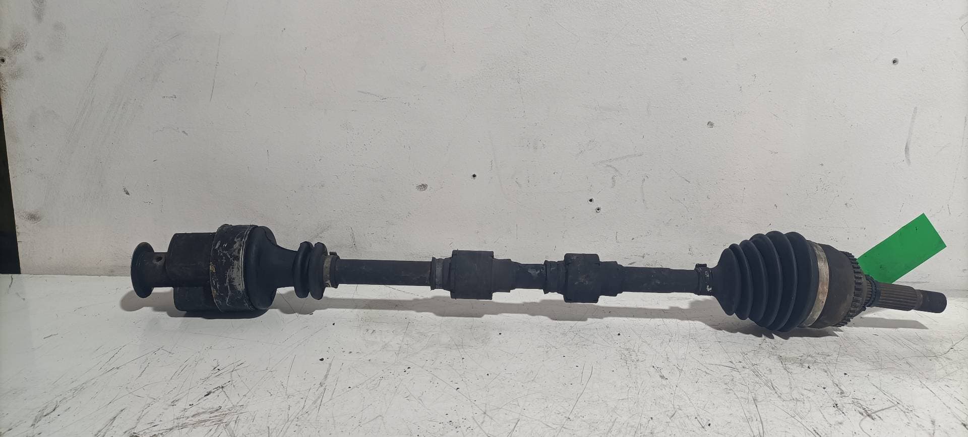 Transmision delantera derecha MITSUBISHI CARISMA BERLINA 4 (DA0)
