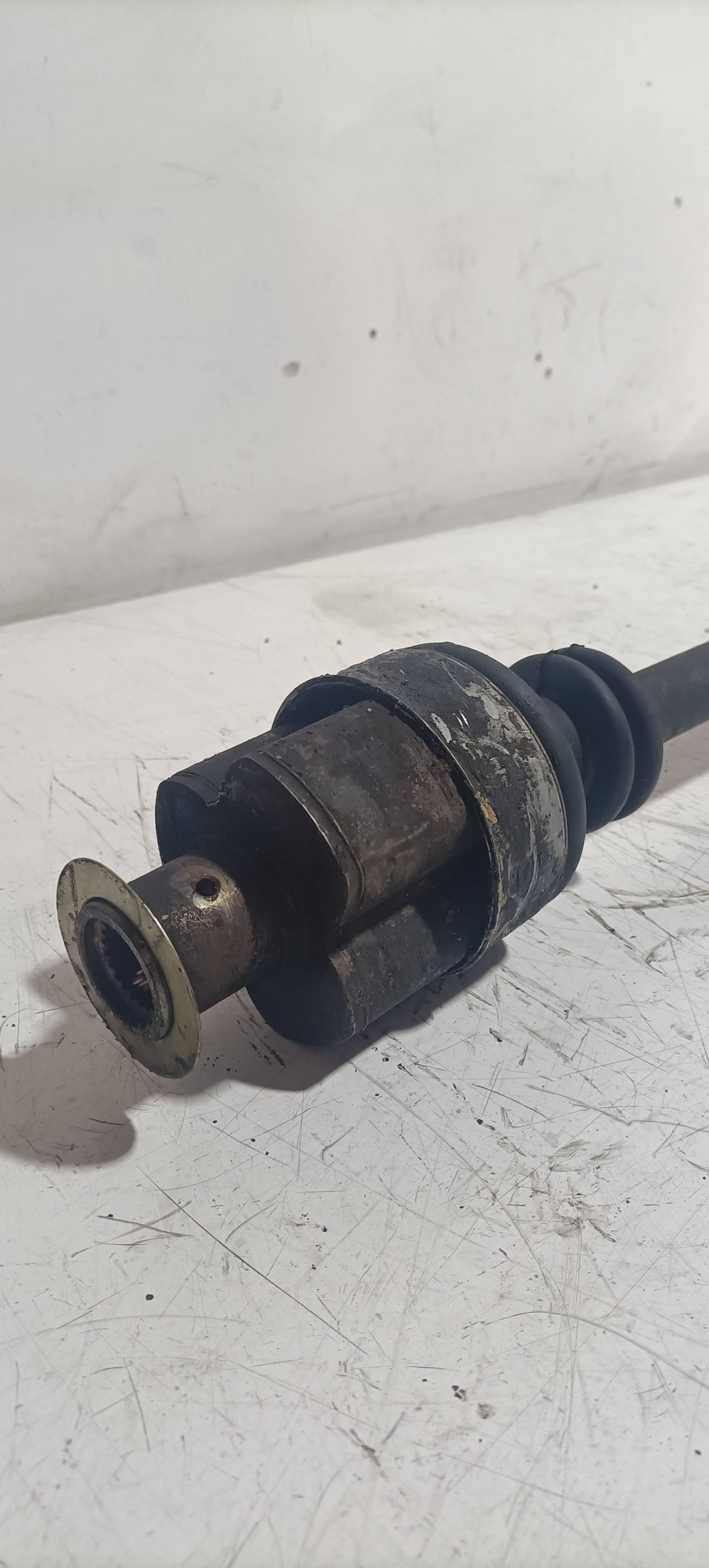 Transmision delantera derecha MITSUBISHI CARISMA BERLINA 4 (DA0) 2