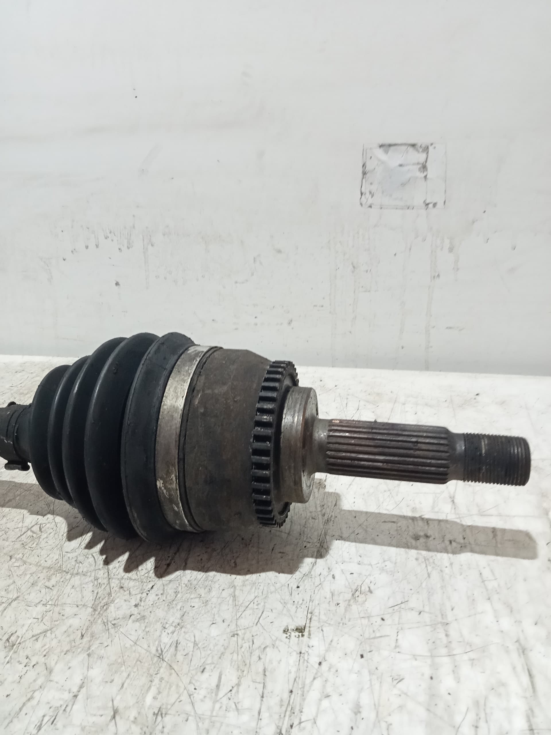 Transmision delantera izquierda MITSUBISHI CARISMA BERLINA 4 (DA0) 4