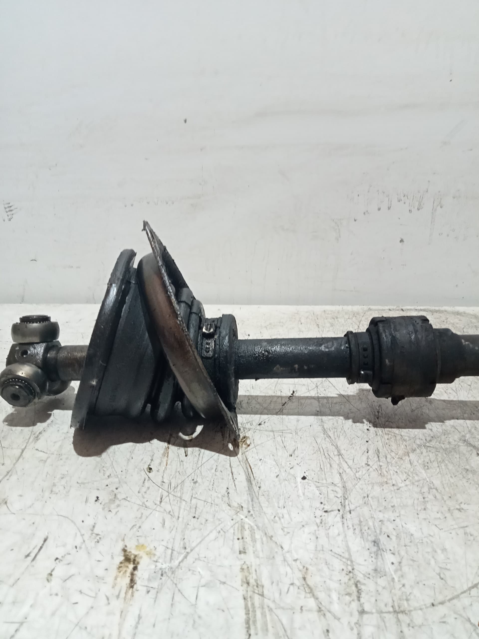 Transmision delantera izquierda MITSUBISHI CARISMA BERLINA 4 (DA0) 2