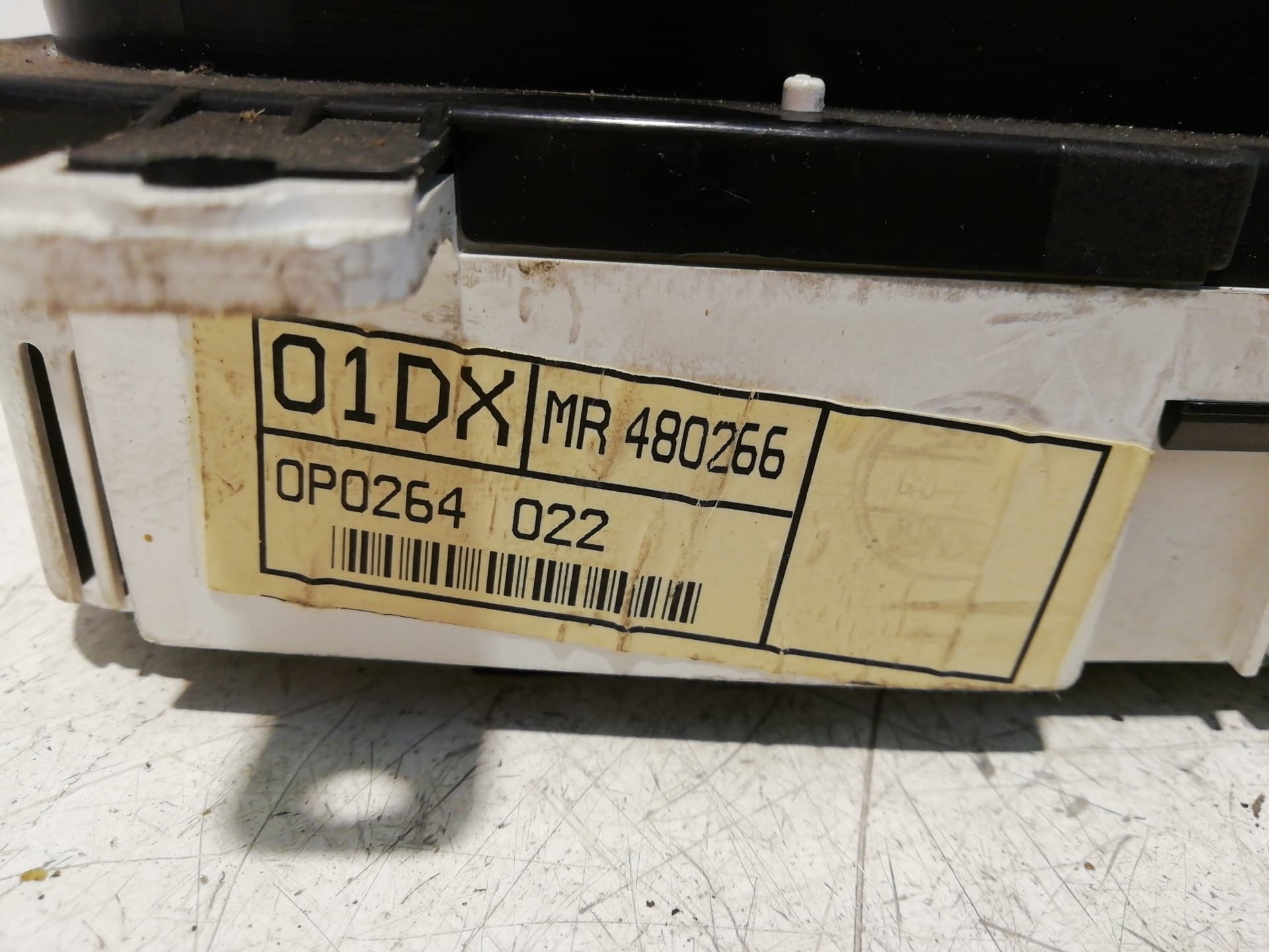 Cuadro instrumentos MITSUBISHI CARISMA BERLINA 4 (DA0) 3