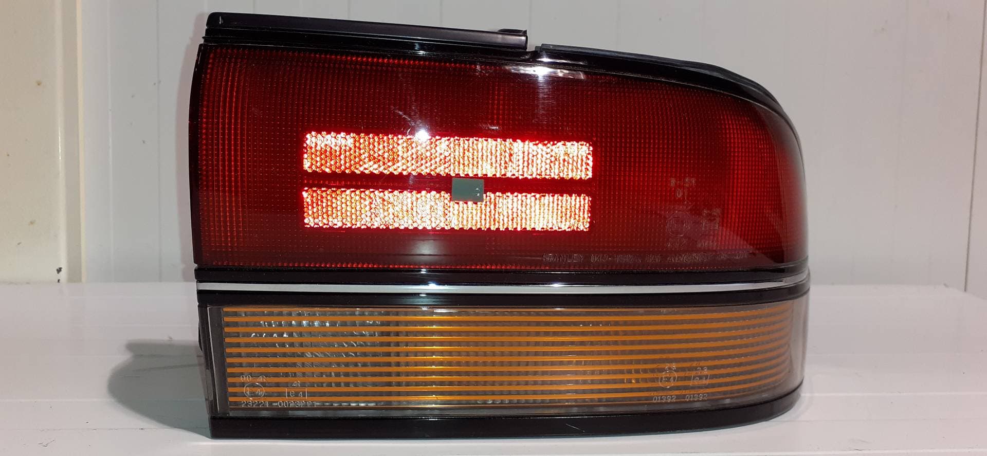 Piloto trasero derecho MITSUBISHI CARISMA BERLINA 4 (DA0)