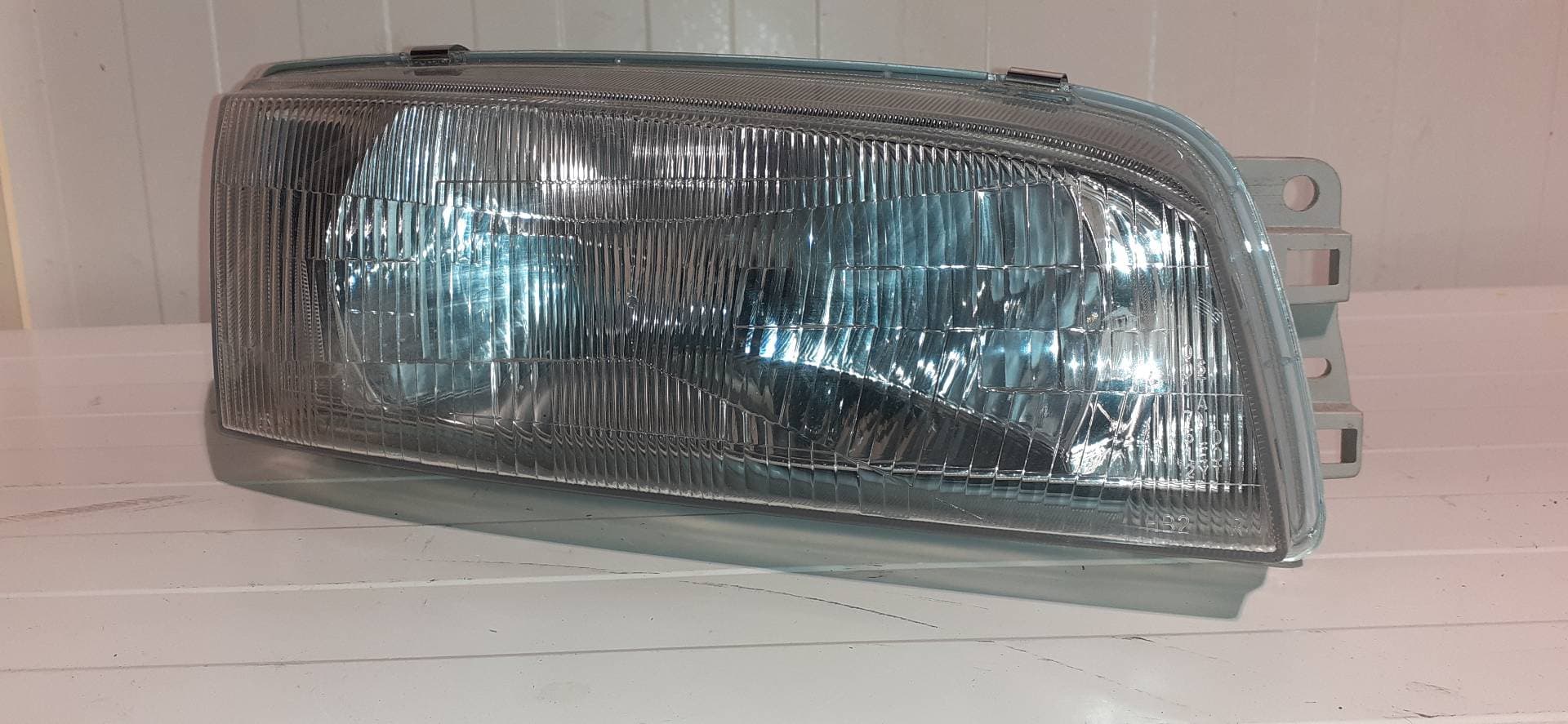 Faro derecho MITSUBISHI CARISMA BERLINA 4 (DA0)