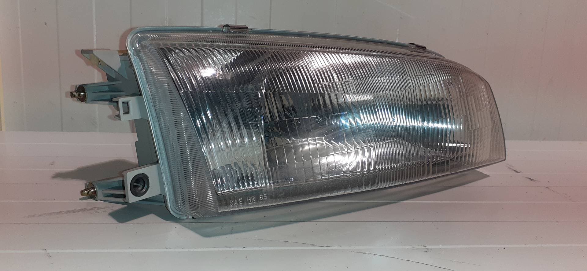 Faro derecho MITSUBISHI CARISMA BERLINA 4 (DA0) 4