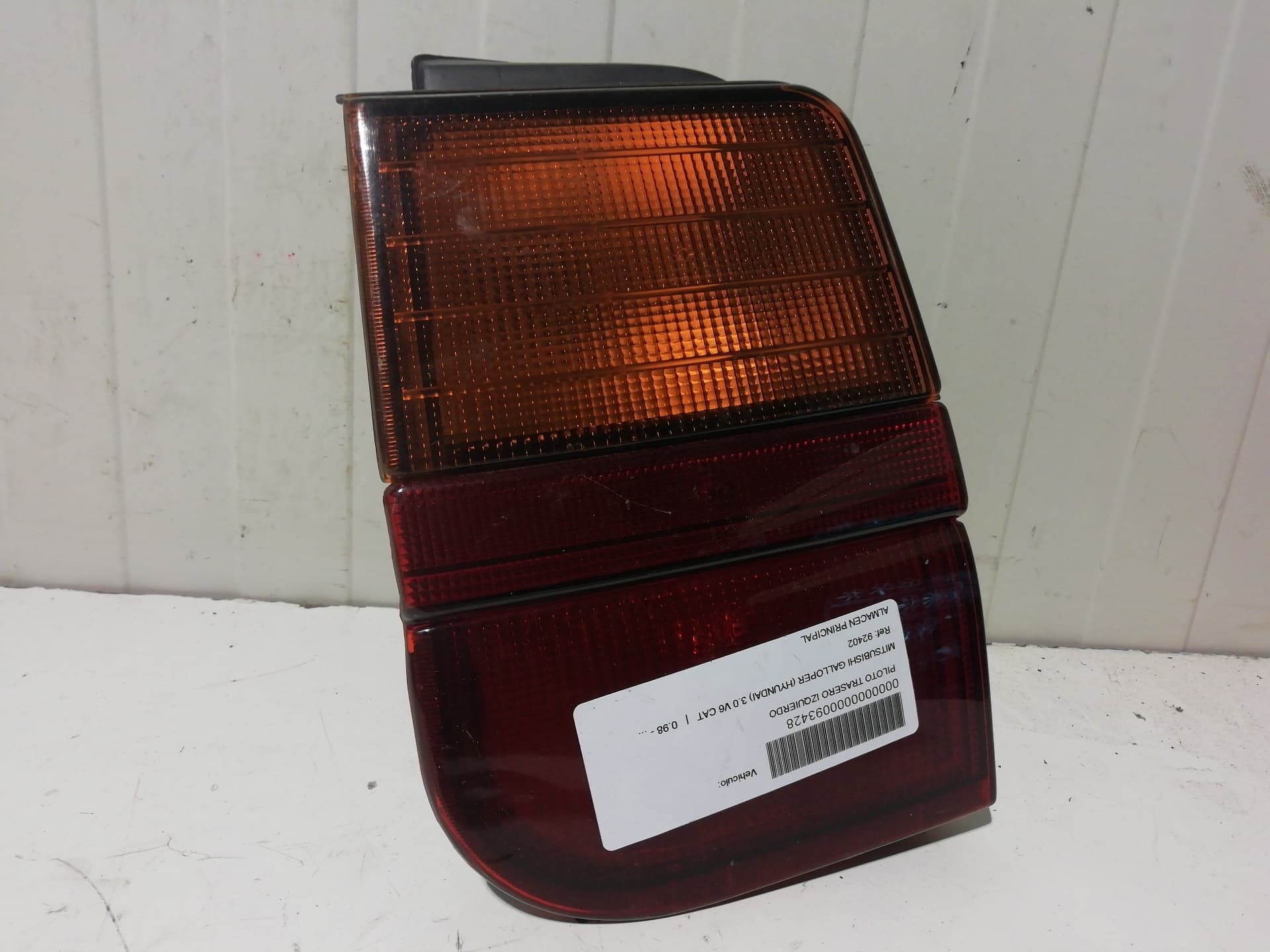 Piloto trasero izquierdo MITSUBISHI CARISMA BERLINA 4 (DA0)