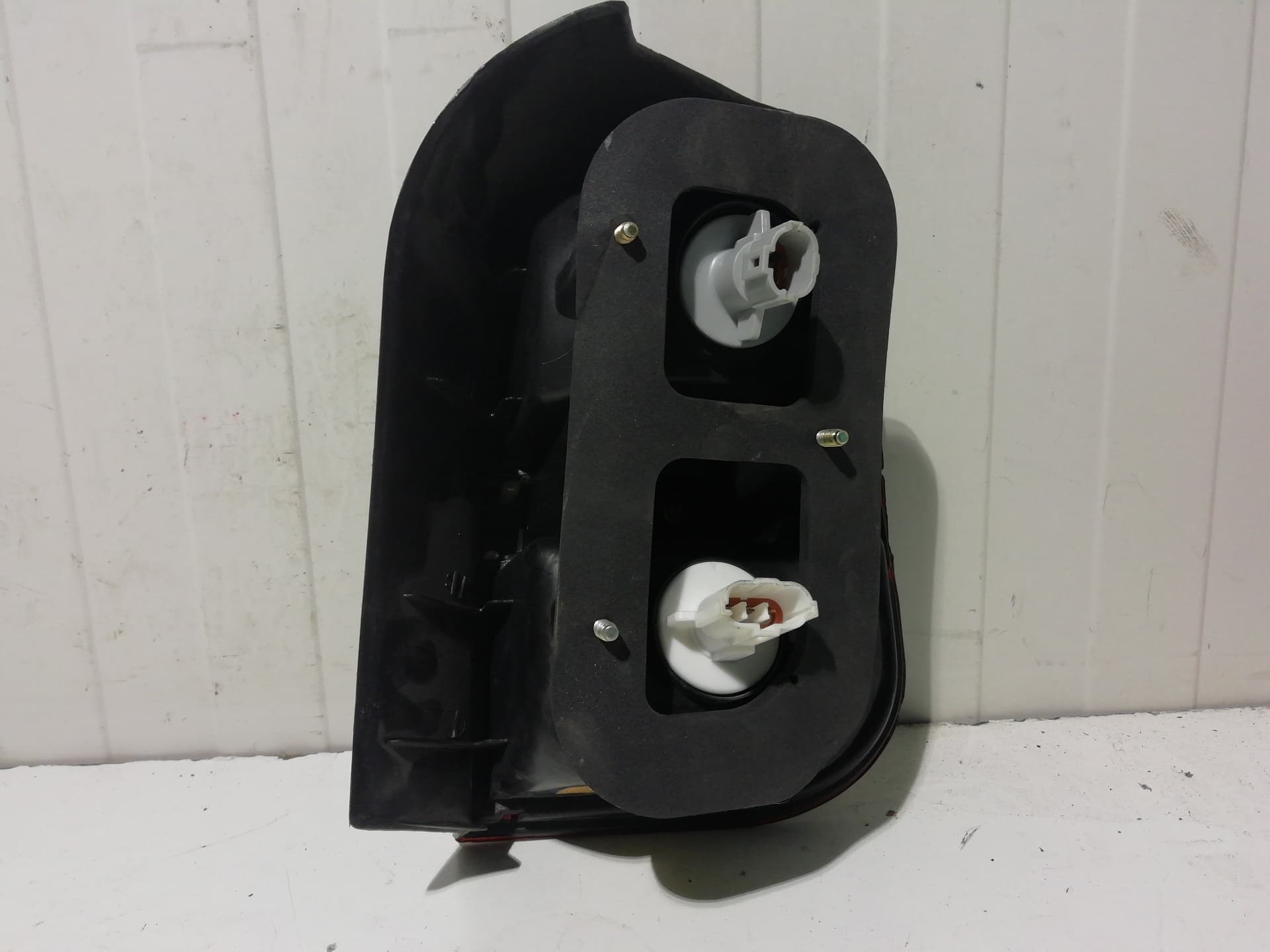 Piloto trasero izquierdo MITSUBISHI CARISMA BERLINA 4 (DA0) 4