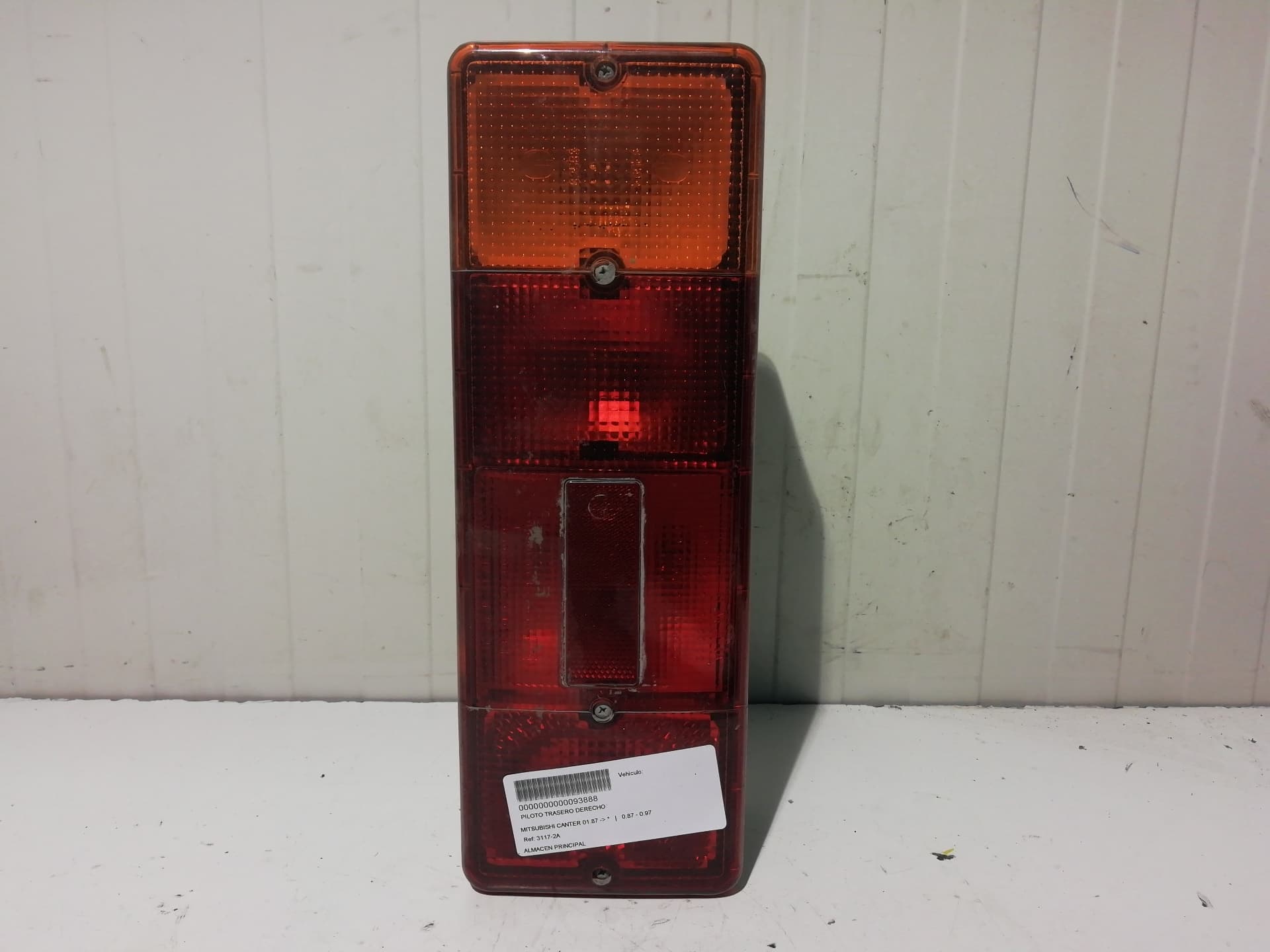 Piloto trasero derecho MITSUBISHI CARISMA BERLINA 4 (DA0)