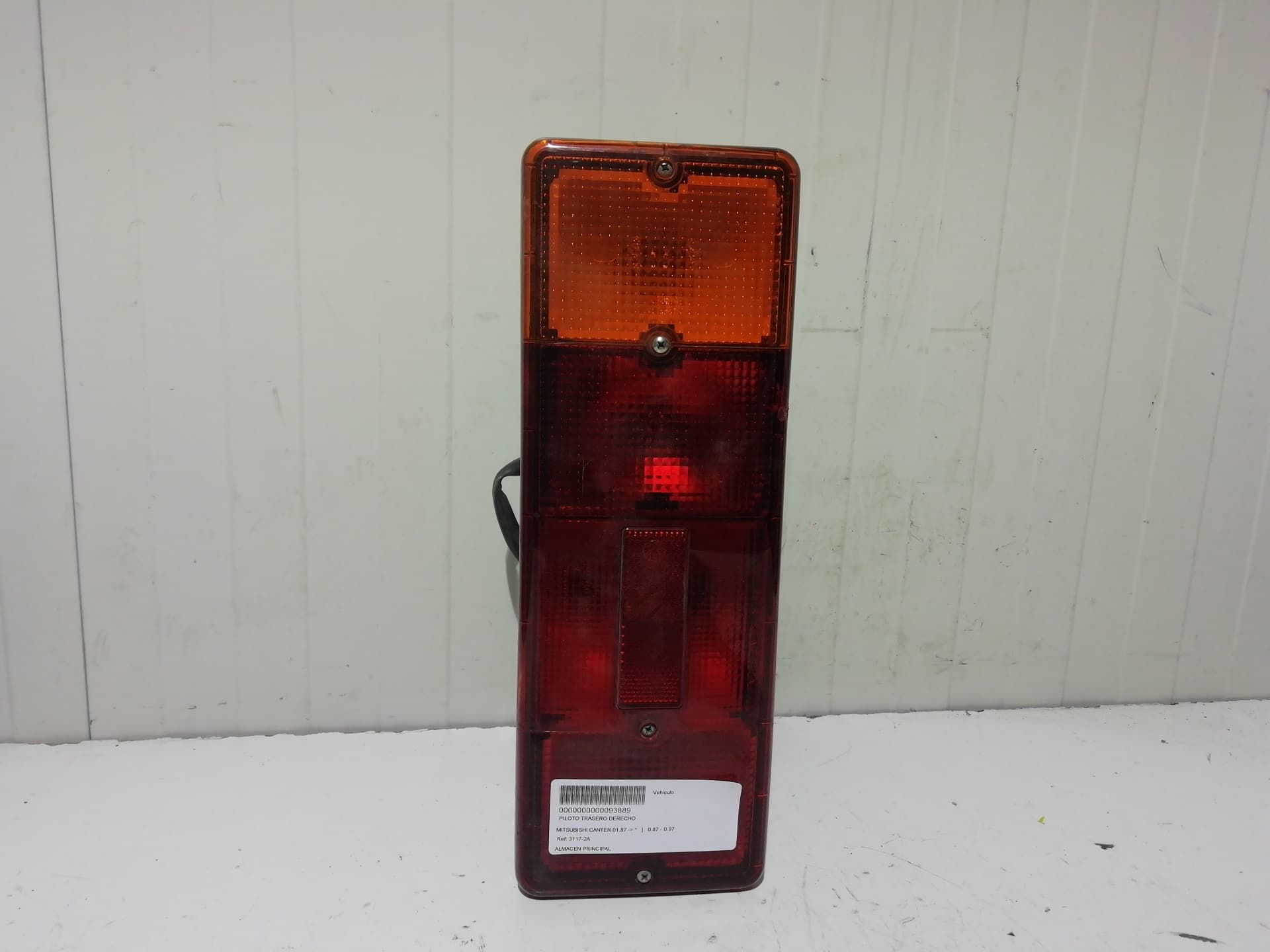 Piloto trasero derecho MITSUBISHI CARISMA BERLINA 4 (DA0)