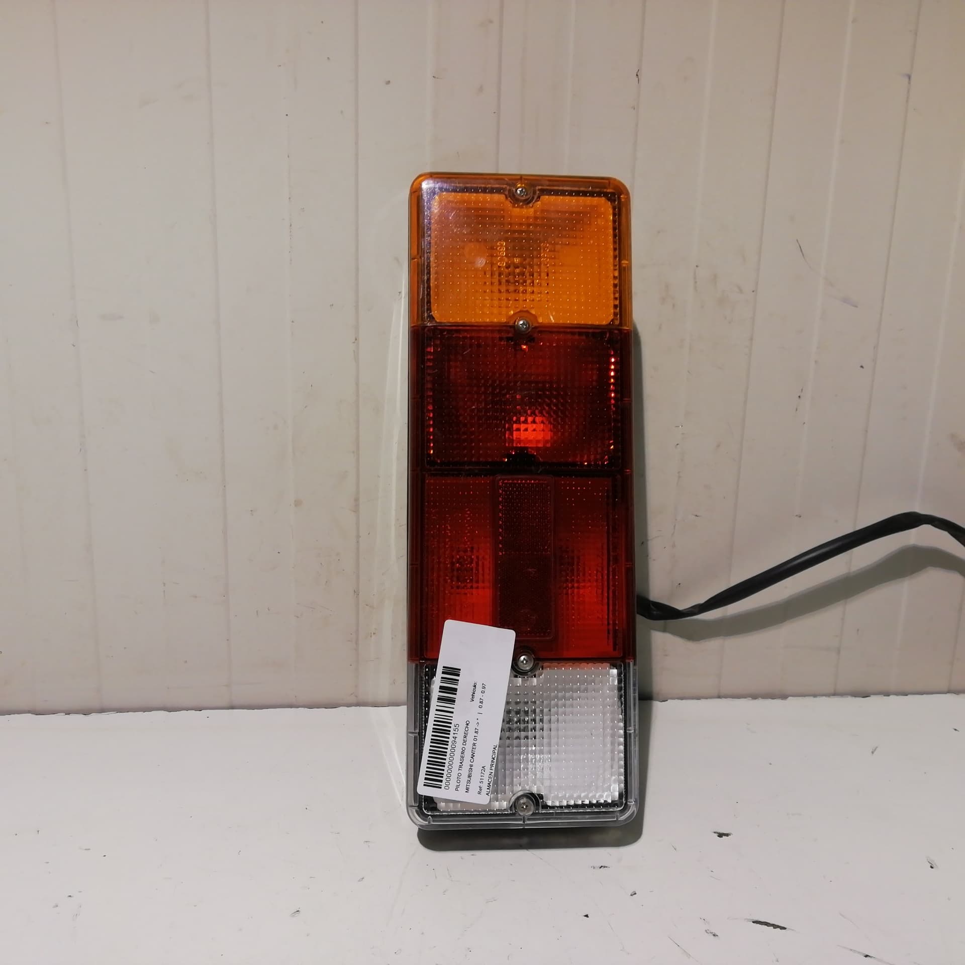Piloto trasero derecho MITSUBISHI CARISMA BERLINA 4 (DA0)