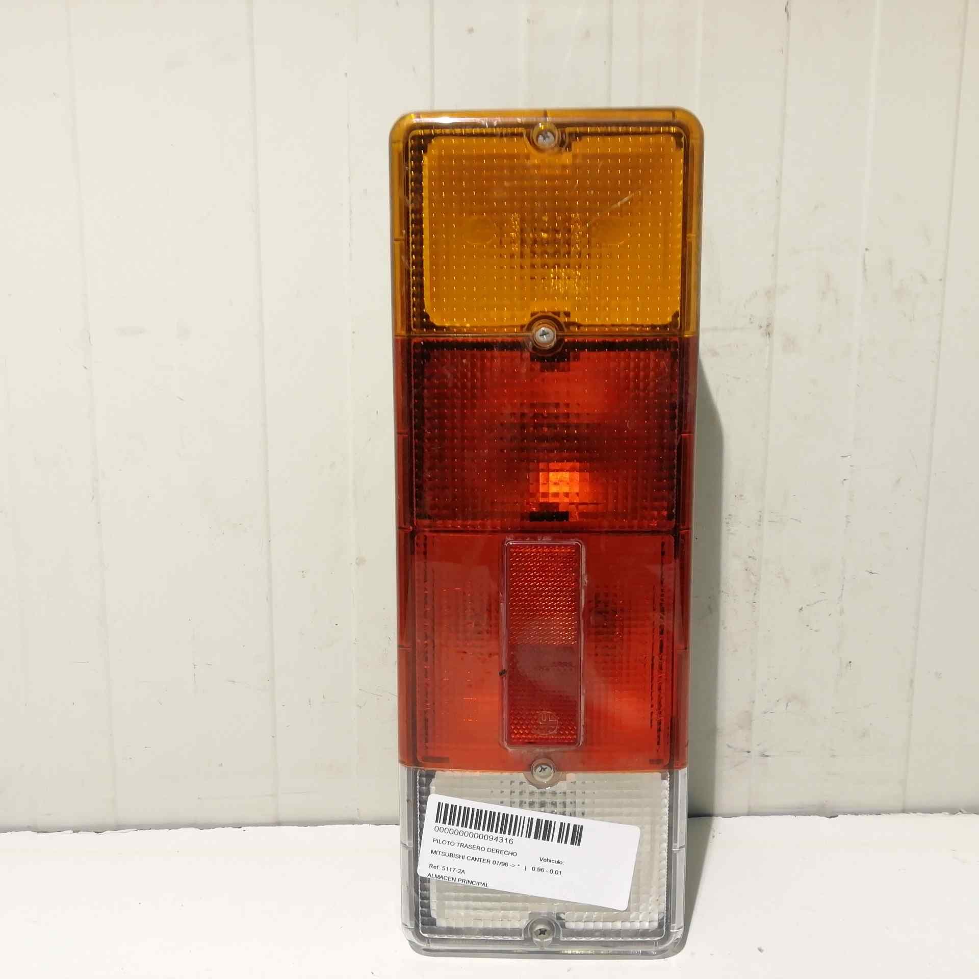 Piloto trasero derecho MITSUBISHI CARISMA BERLINA 4 (DA0)