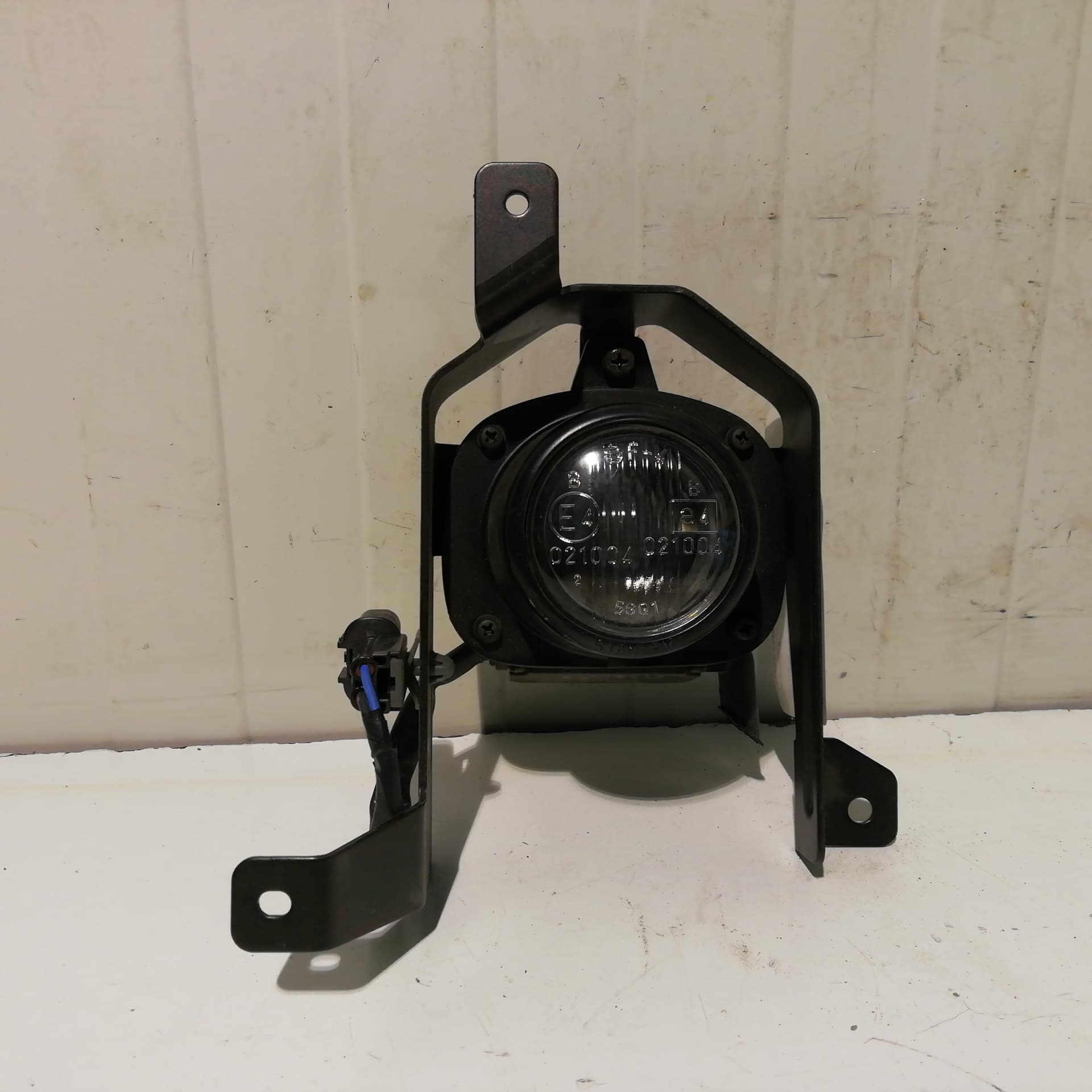 Faro antiniebla izquierdo MITSUBISHI CARISMA BERLINA 4 (DA0)