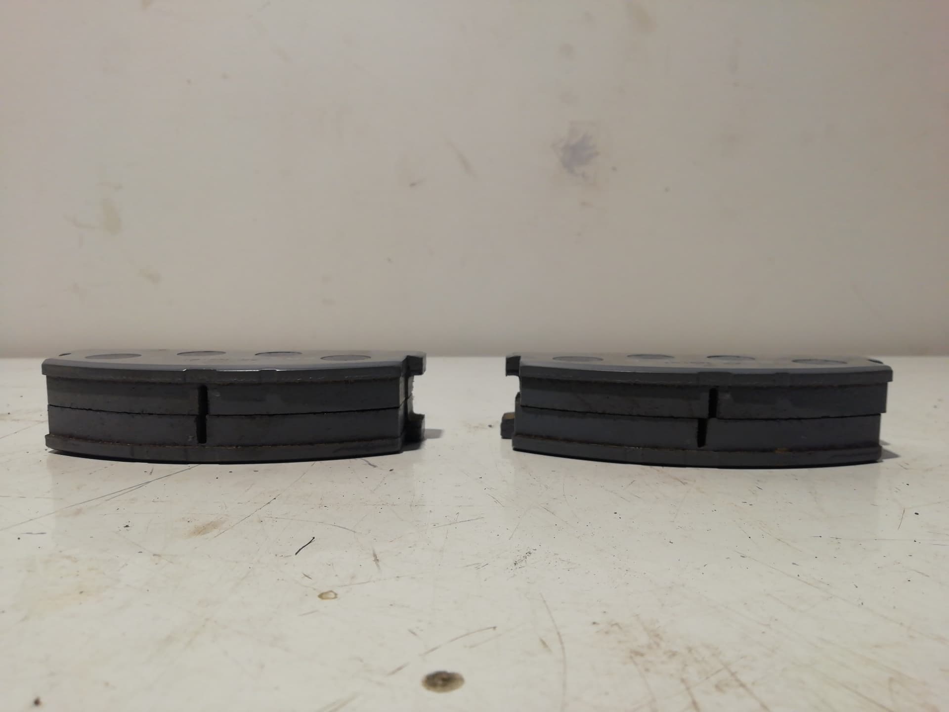 Pastillas de freno MITSUBISHI CARISMA BERLINA 4 (DA0) 4