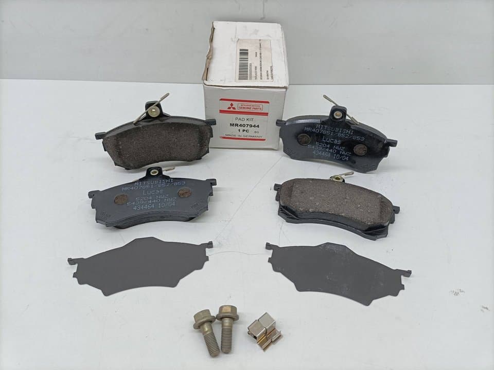 Pastillas de freno MITSUBISHI CARISMA BERLINA 4 (DA0)