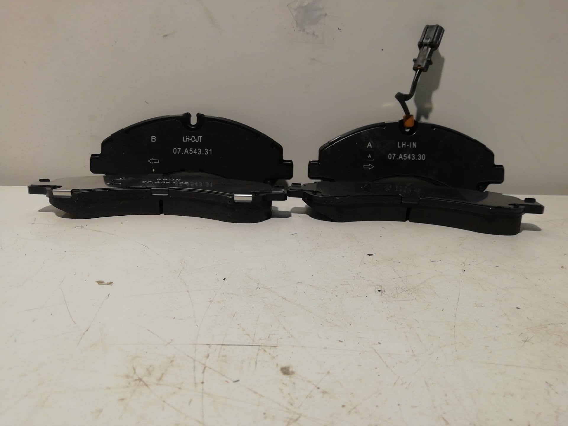 Pastillas de freno MITSUBISHI CARISMA BERLINA 4 (DA0)