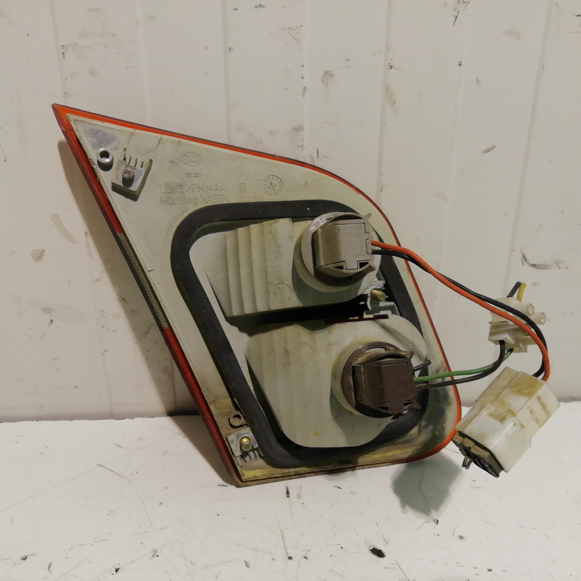 Piloto trasero derecho interior MITSUBISHI CARISMA BERLINA 4 (DA0) 3