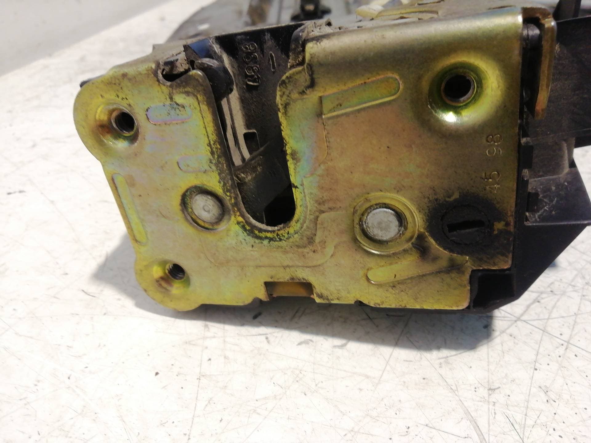 Cerradura puerta delantera derecha RENAULT LAGUNA GRANDTOUR (K56) 4