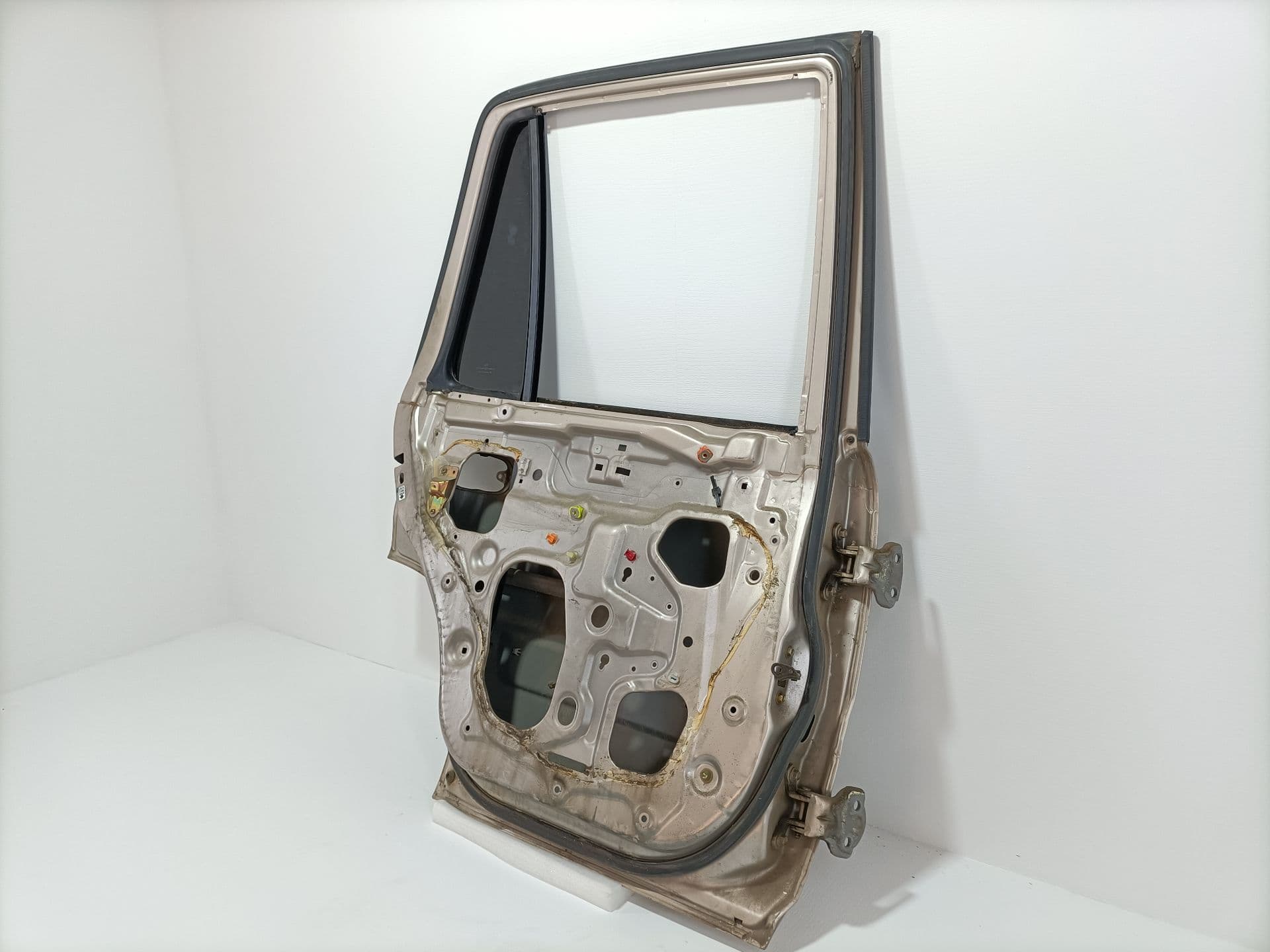 Puerta trasera izquierda HONDA CR-V (RD1/3) 2