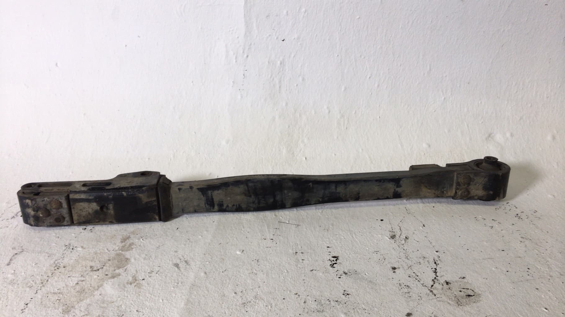 Soporte brazo suspension trasero derecho LAND ROVER RANGE ROVER (LP) 3