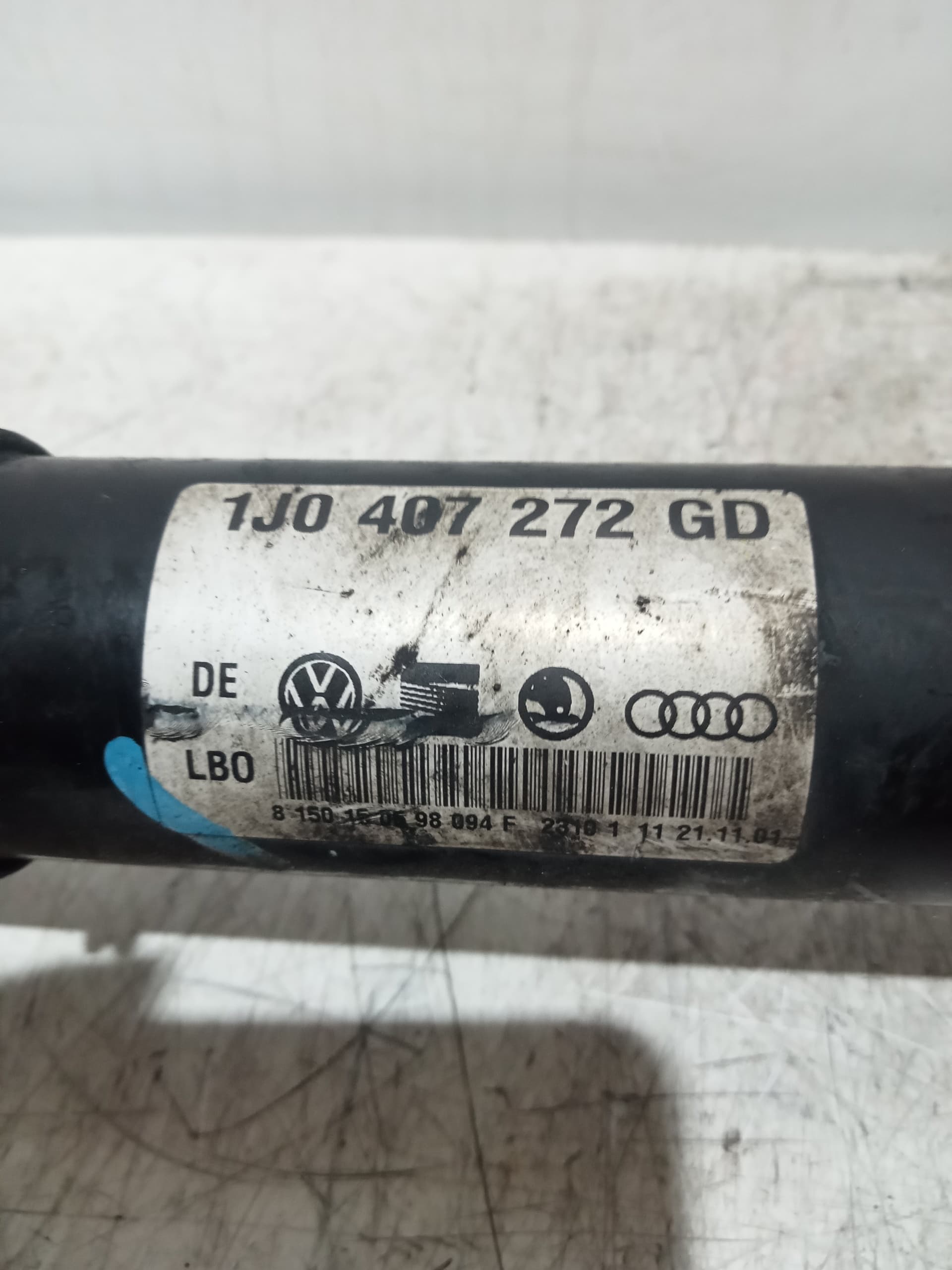 Transmision delantera izquierda VOLKSWAGEN GOLF IV BERLINA (1J1) 4