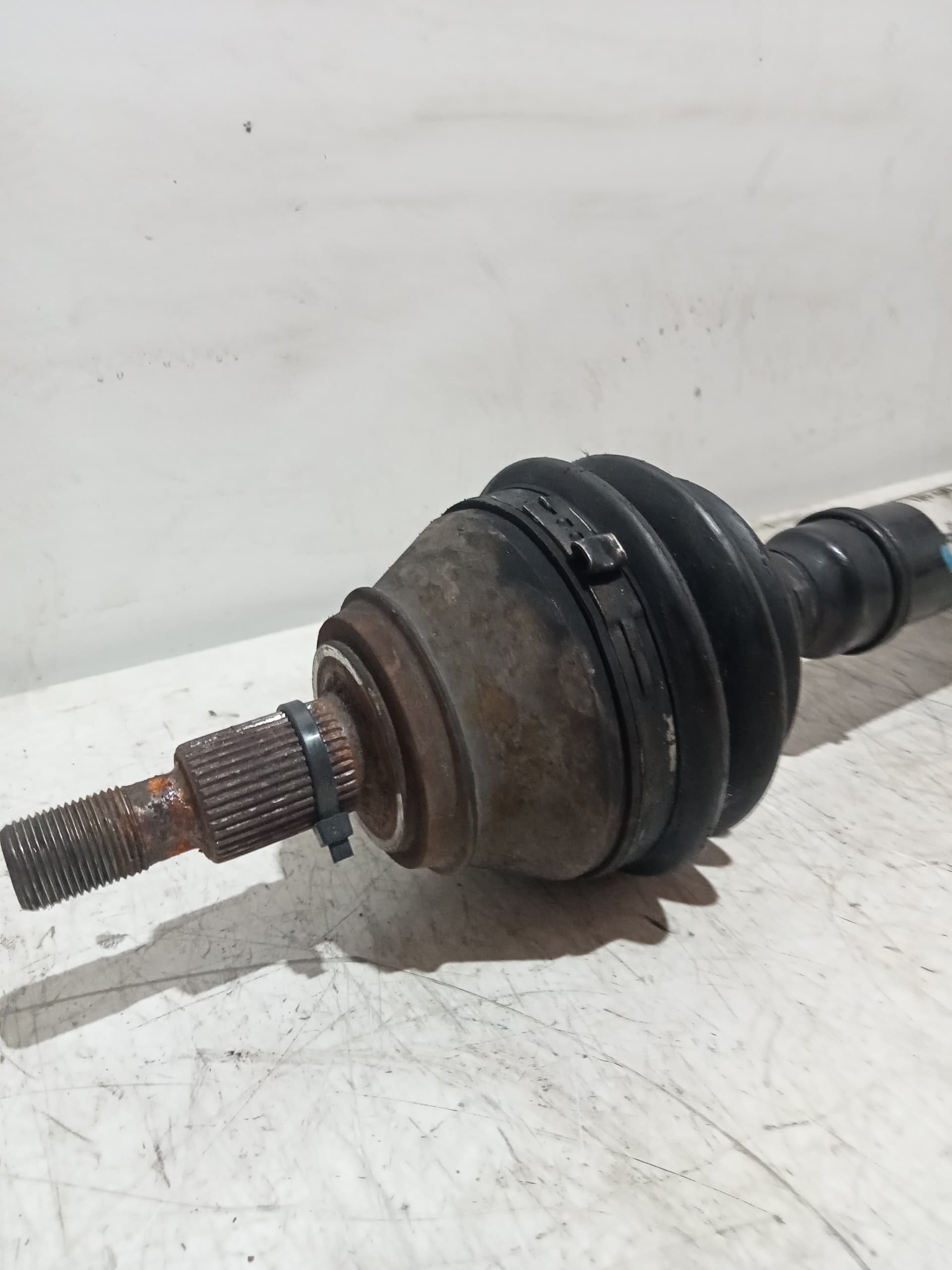 Transmision delantera izquierda VOLKSWAGEN GOLF IV BERLINA (1J1) 2