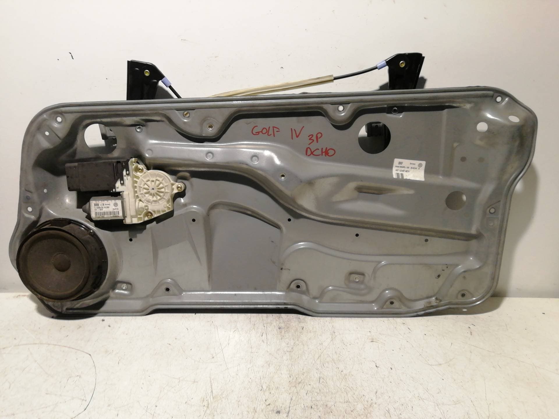 Motor elevalunas delantero derecho VOLKSWAGEN GOLF IV BERLINA (1J1)
