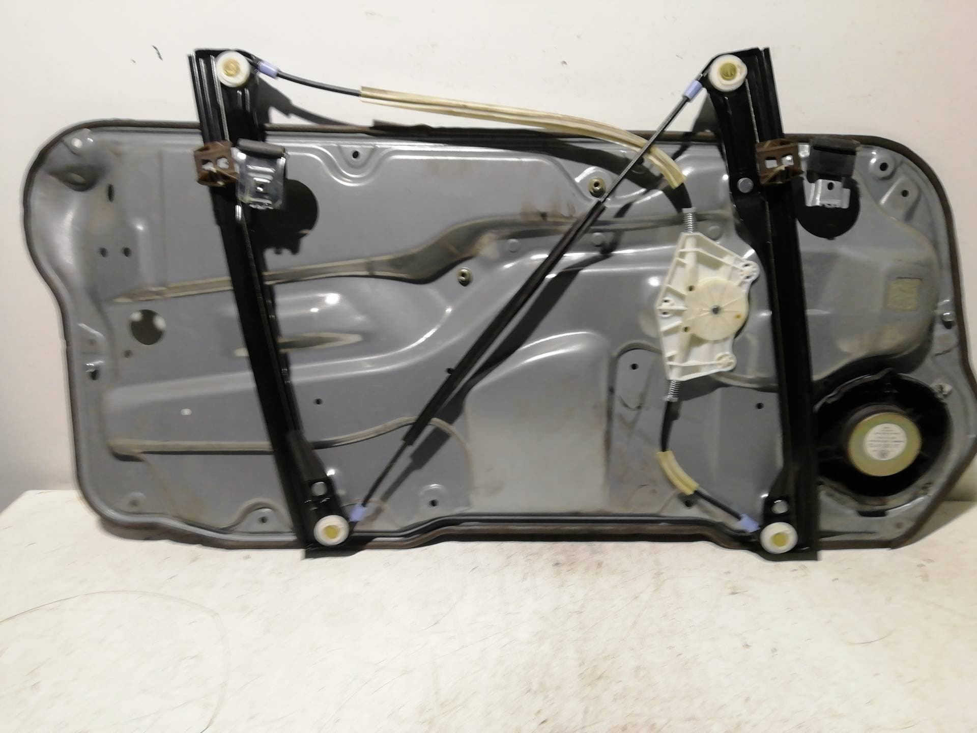 Motor elevalunas delantero derecho VOLKSWAGEN GOLF IV BERLINA (1J1) 4