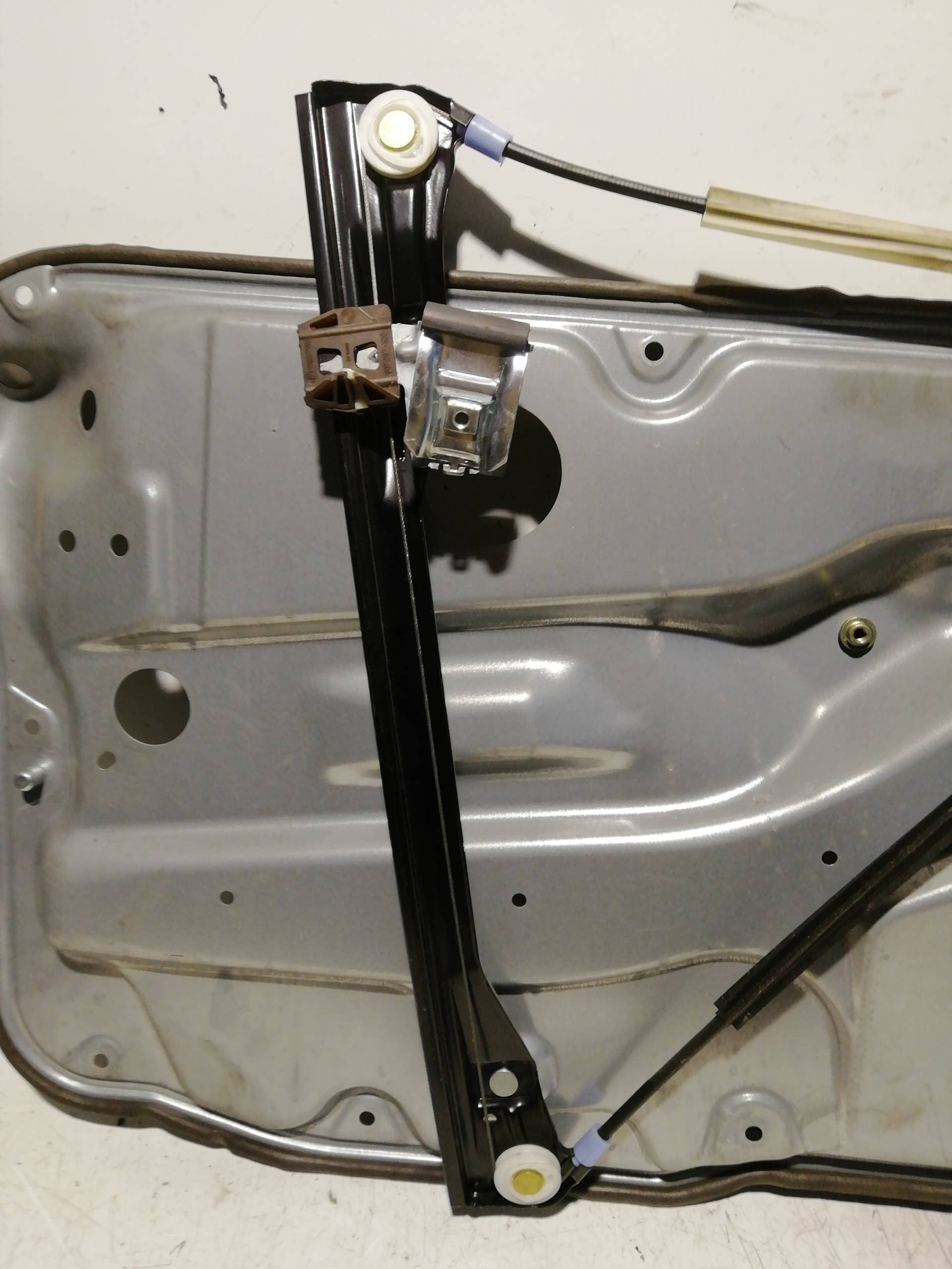 Motor elevalunas delantero derecho VOLKSWAGEN GOLF IV BERLINA (1J1) 3